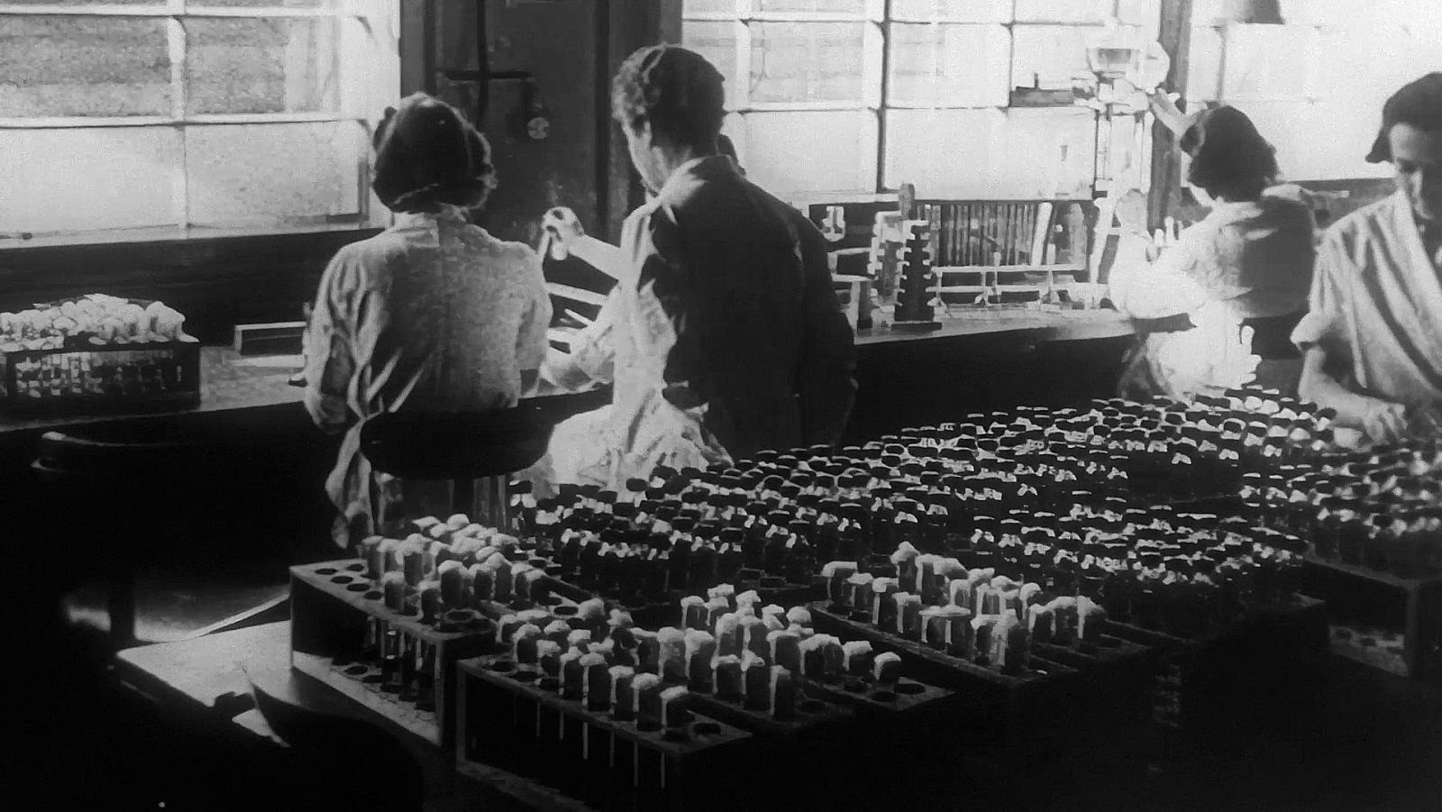 La penicil·lina arriba a Espanya i el Dr. Fleming visita Barcelona