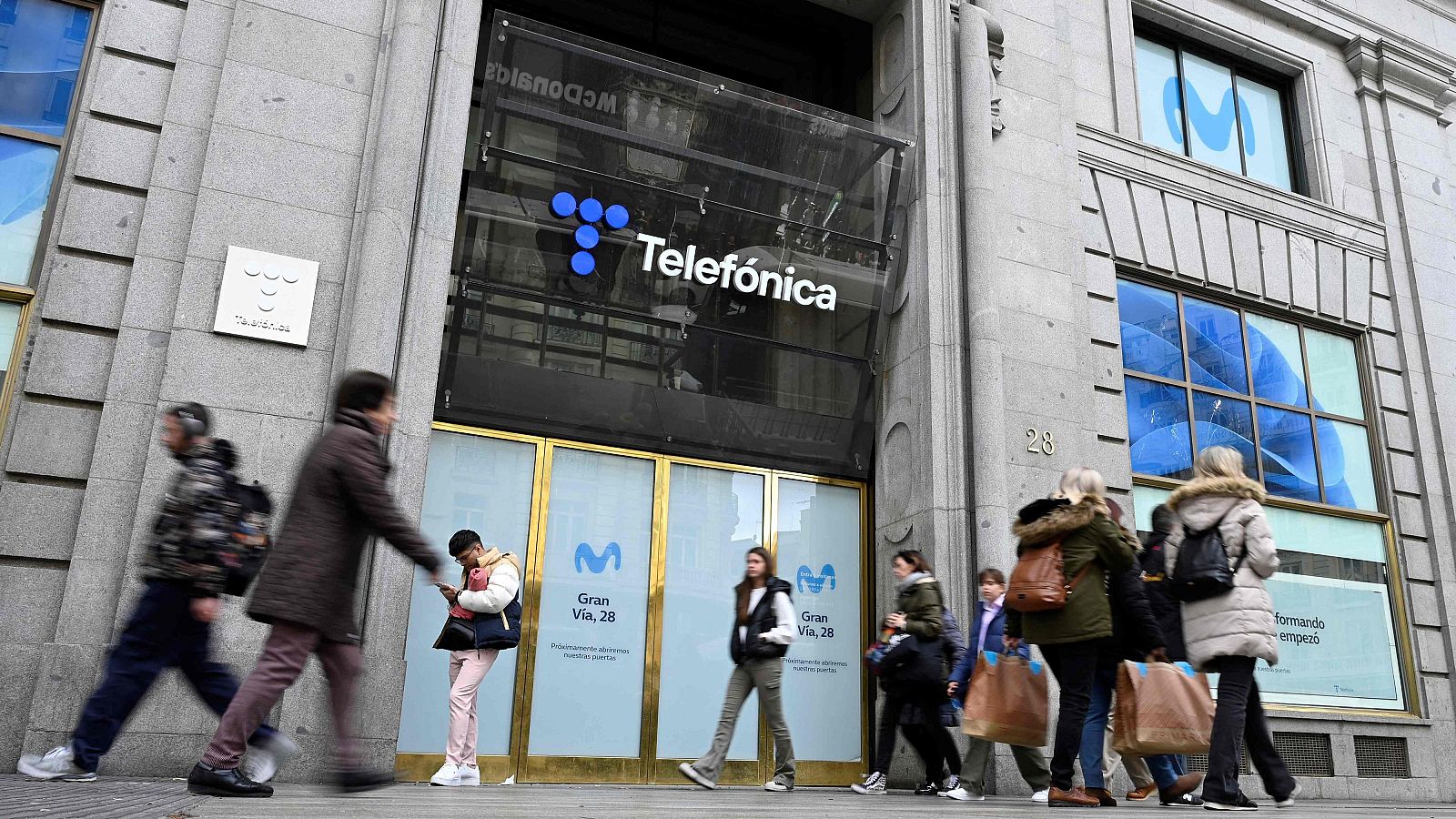 Telefónica empieza a negociar el ERE con la vista puesta en el ahorro de costes de un 25%