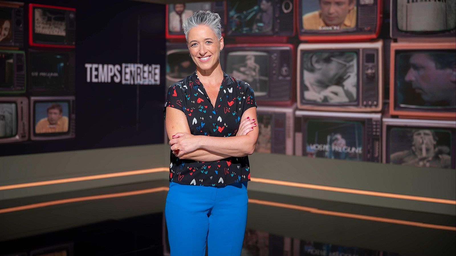 Montse Soto, directora i presentadora de 'Temps enrere', al plató del programa