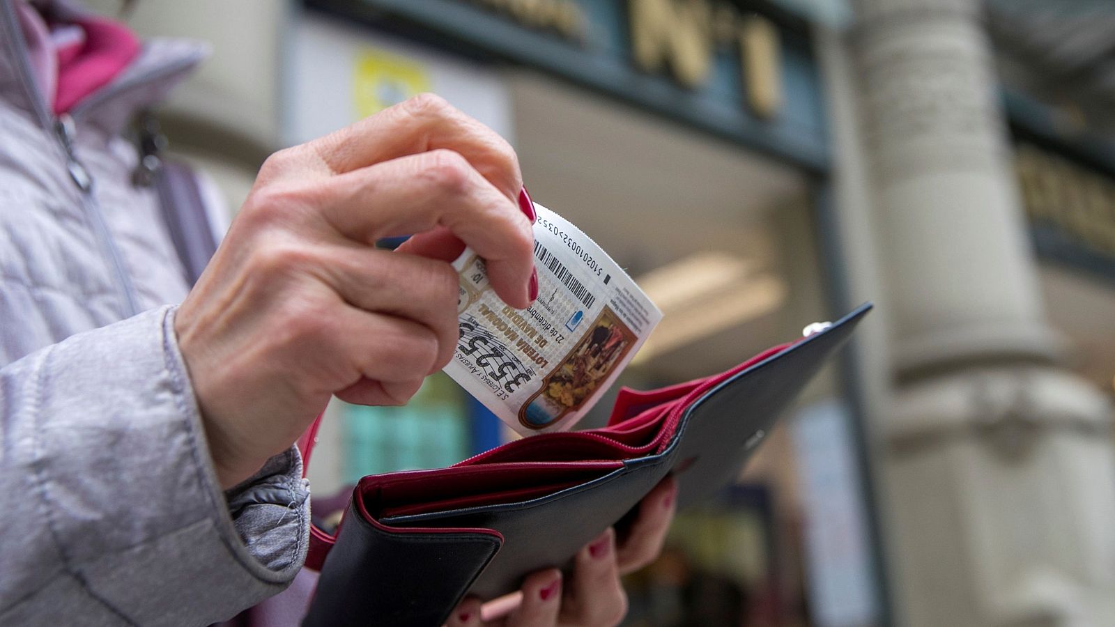 Lotería de Navidad 2025: ¿Cómo puedes reclamar tu premio si pierdes o te roban el décimo?