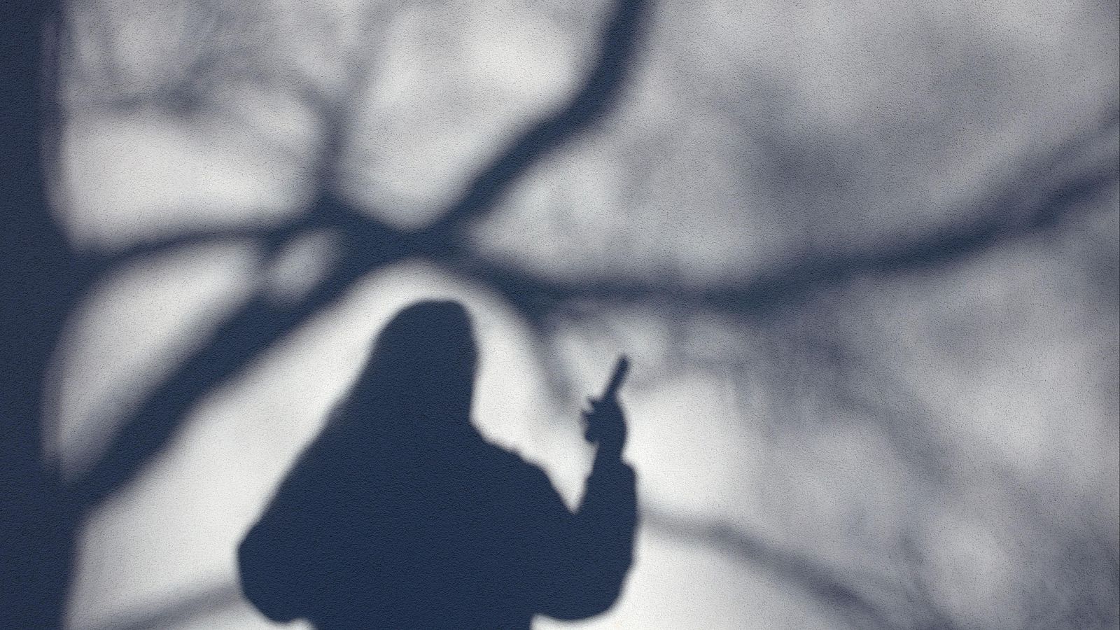 Las jóvenes ven "inevitable" sufrir algún tipo de violencia en Internet, según un estudio