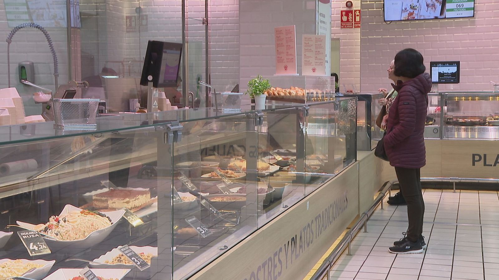 Cada vegada més supermercats opten per l'oferta de menjar preparat