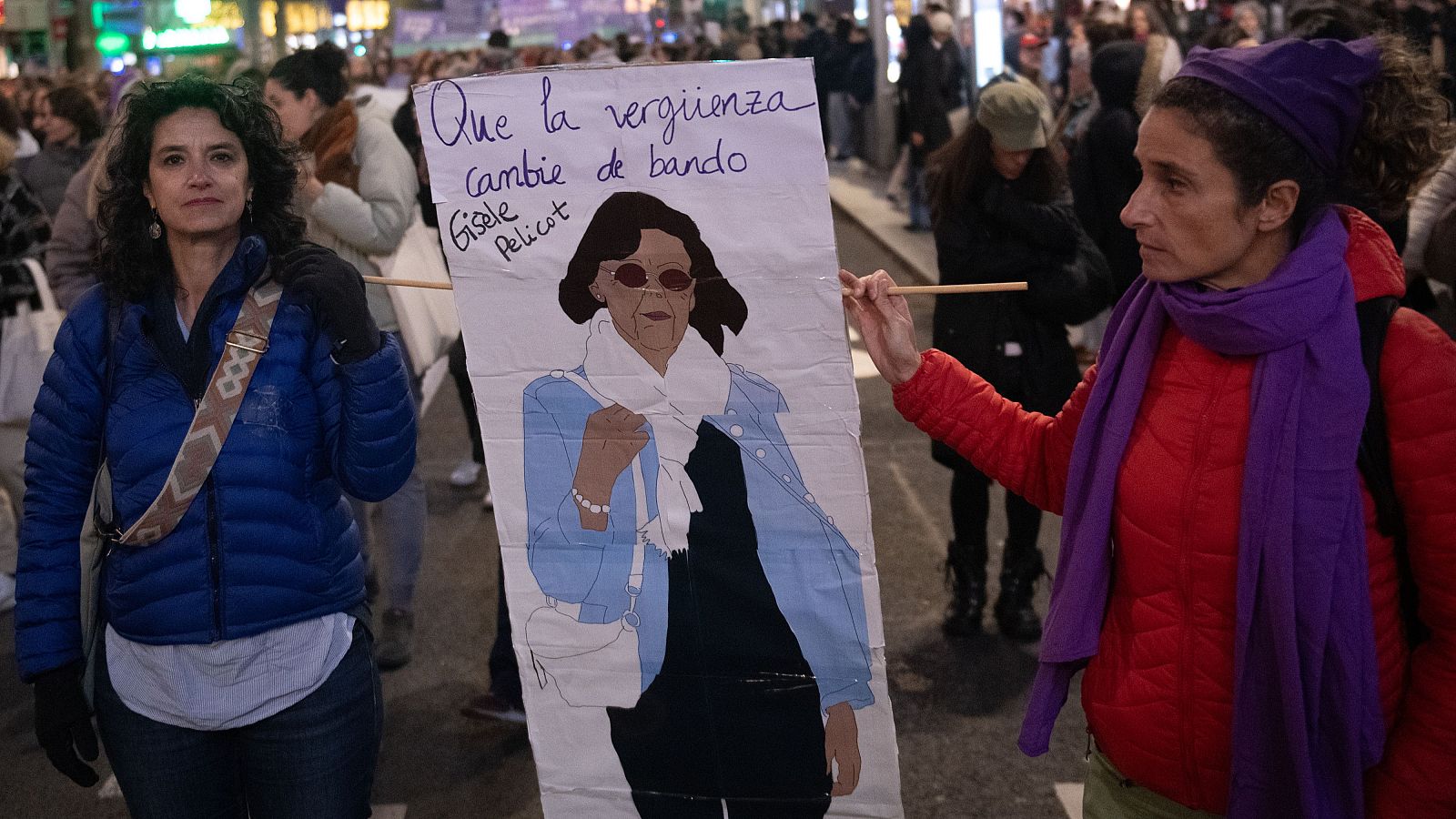 Niñas, mujeres y señoras claman contra la violencia de género: "Vendremos al 25-N con garrota hasta que nos muramos"