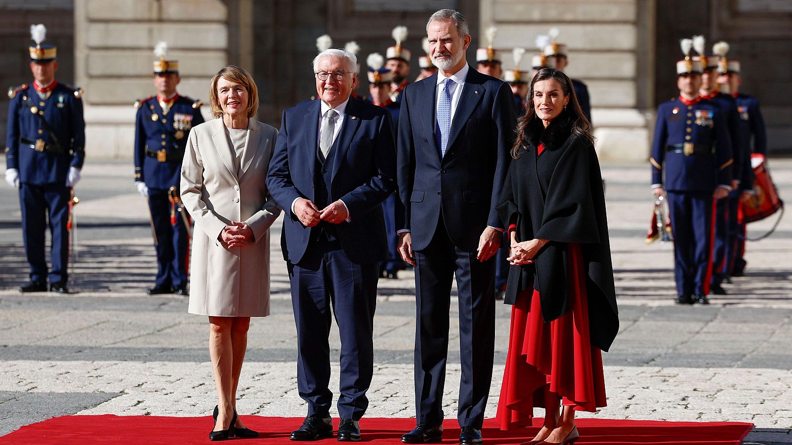 El rey Felipe VI y la reina Letizia junto con el presidente de la República Federal de Alemania, Frank-Walter Steinmeier y la primera dama alemana Elke Büdenbender