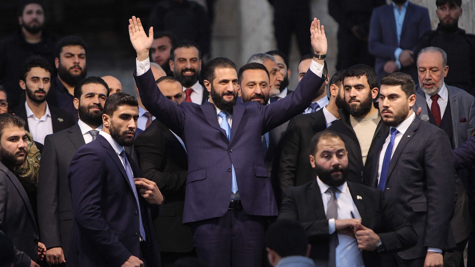 Análisis: Un año de política exterior tras la caída de Bachar al Asad