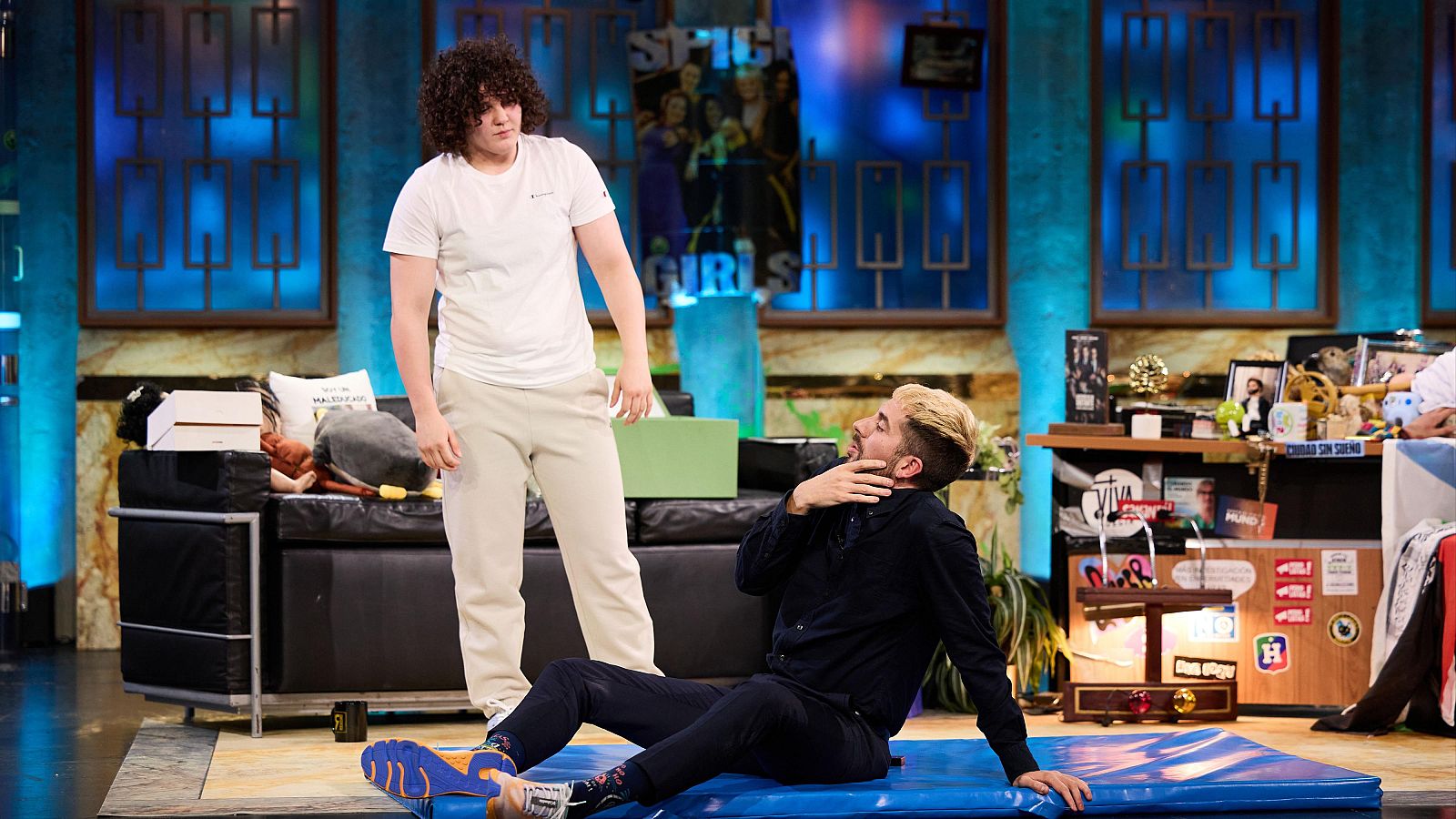 David Broncano y la luchadora Merche García en La Revuelta 27/11/25