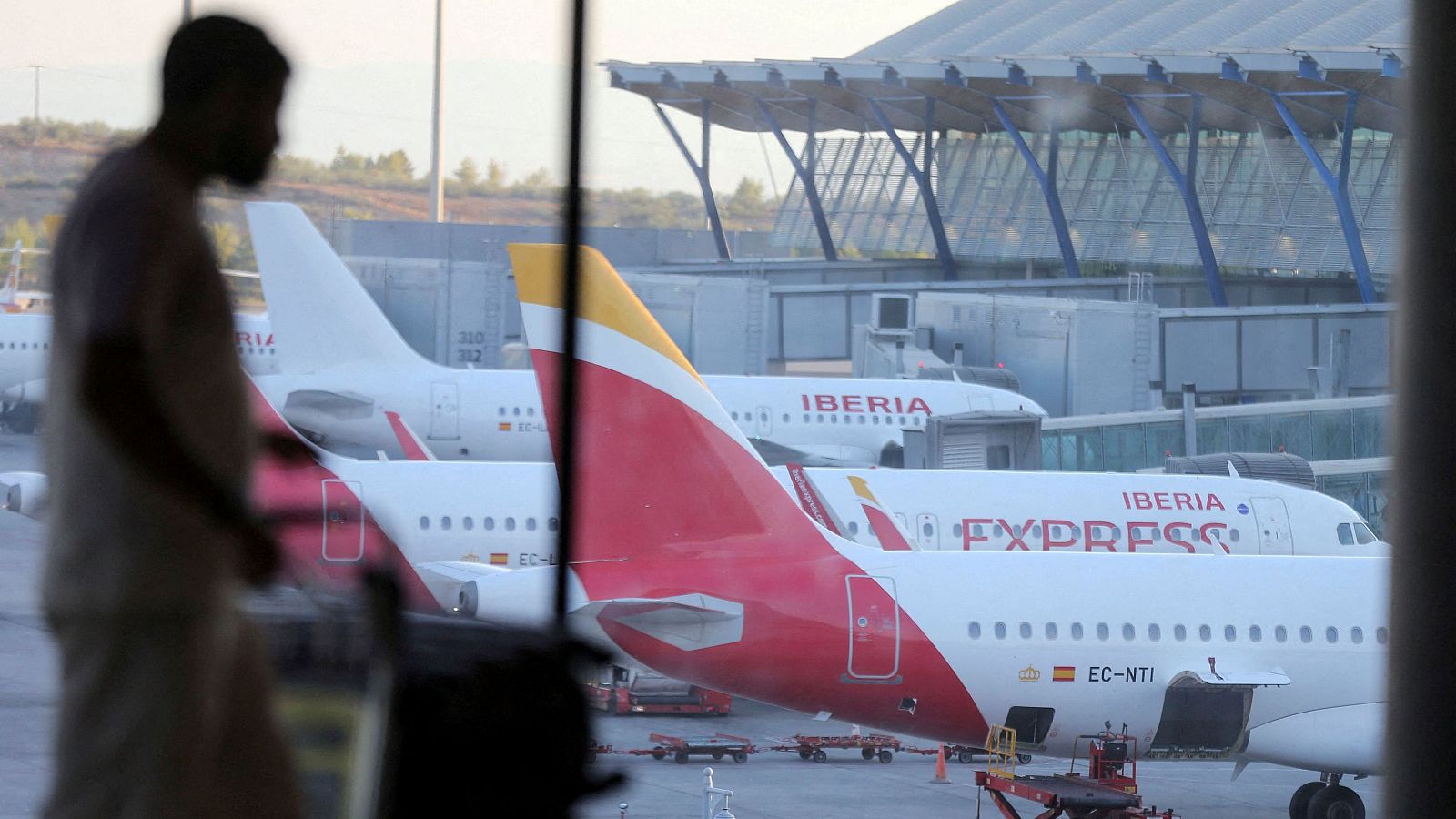 Iberia no prevé retrasos ni cancelaciones mieltras ultima la actualización del software de Airbus A320