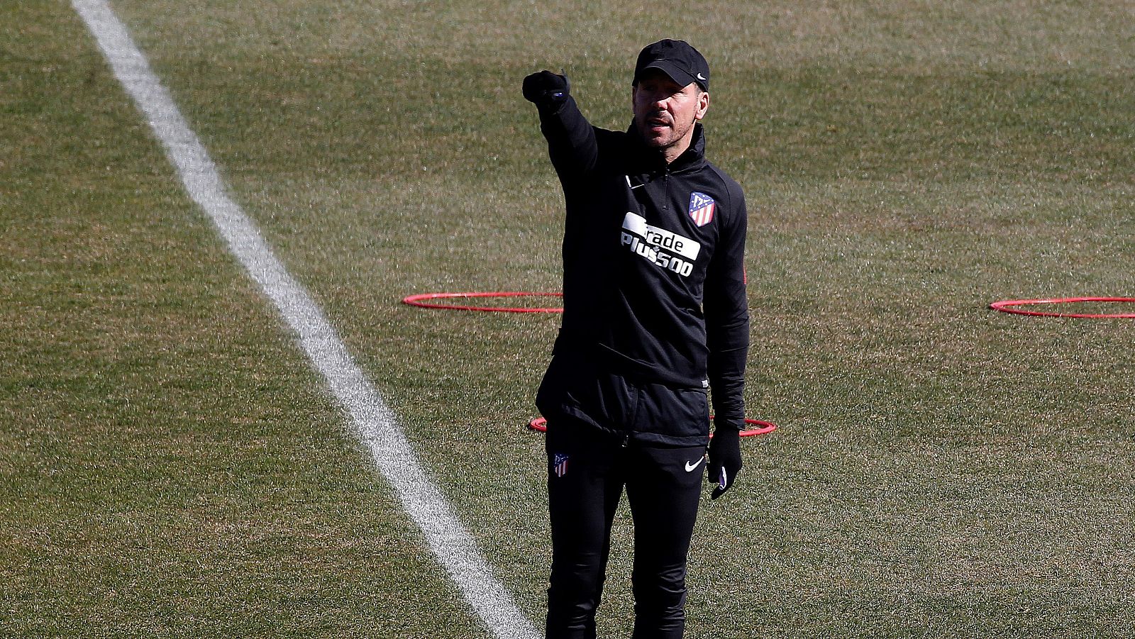 Simeone: "¿Irse a China?, en el fútbol no me sorprende nada"