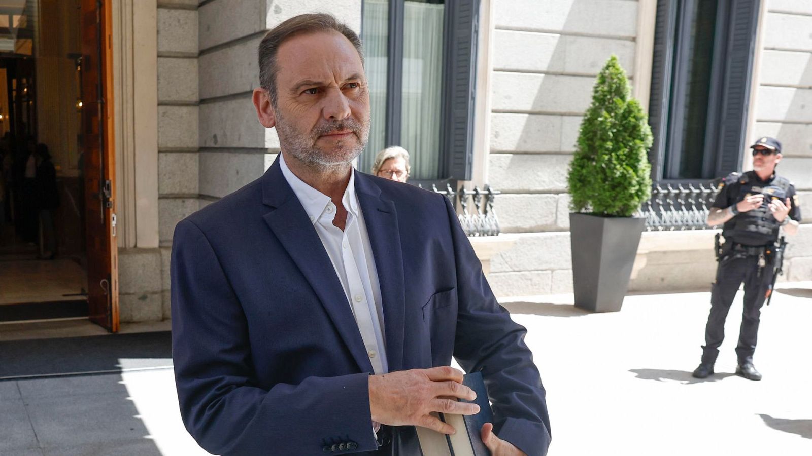 Ábalos dice que su adaptación a la cárcel no está siendo "traumática" y avisa: "Sigo fuerte, no me van a callar"