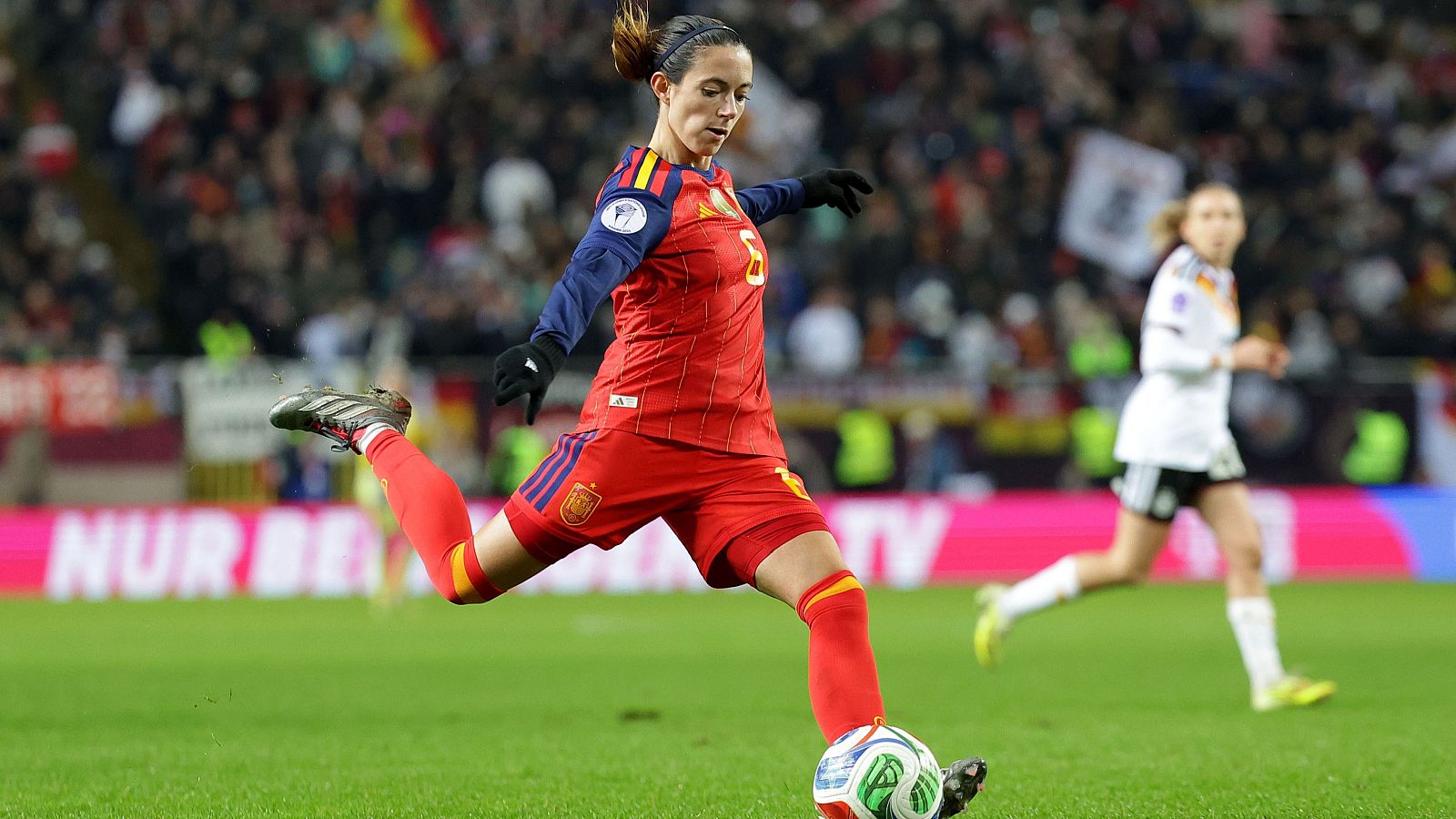 Lesión de Aitana Bonmatí: farctira de peroné