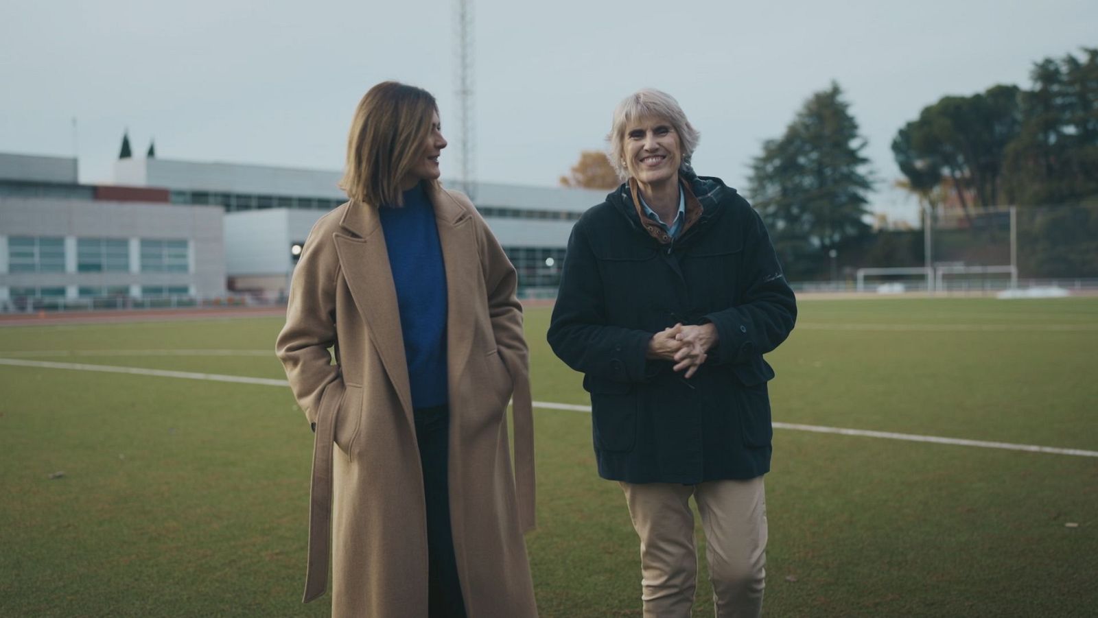 Paloma del Río y Lara Siscar