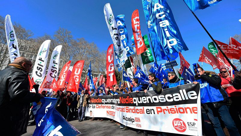 Manifestación de los funcionarios de prisiones, que piden más efectivos y una mejora de sus derechos laborales