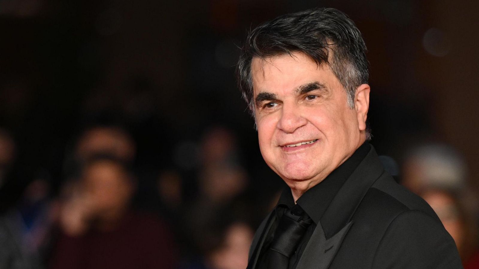 Irán condena en ausencia a un año de prisión al afamado director de cine Jafar Panahi