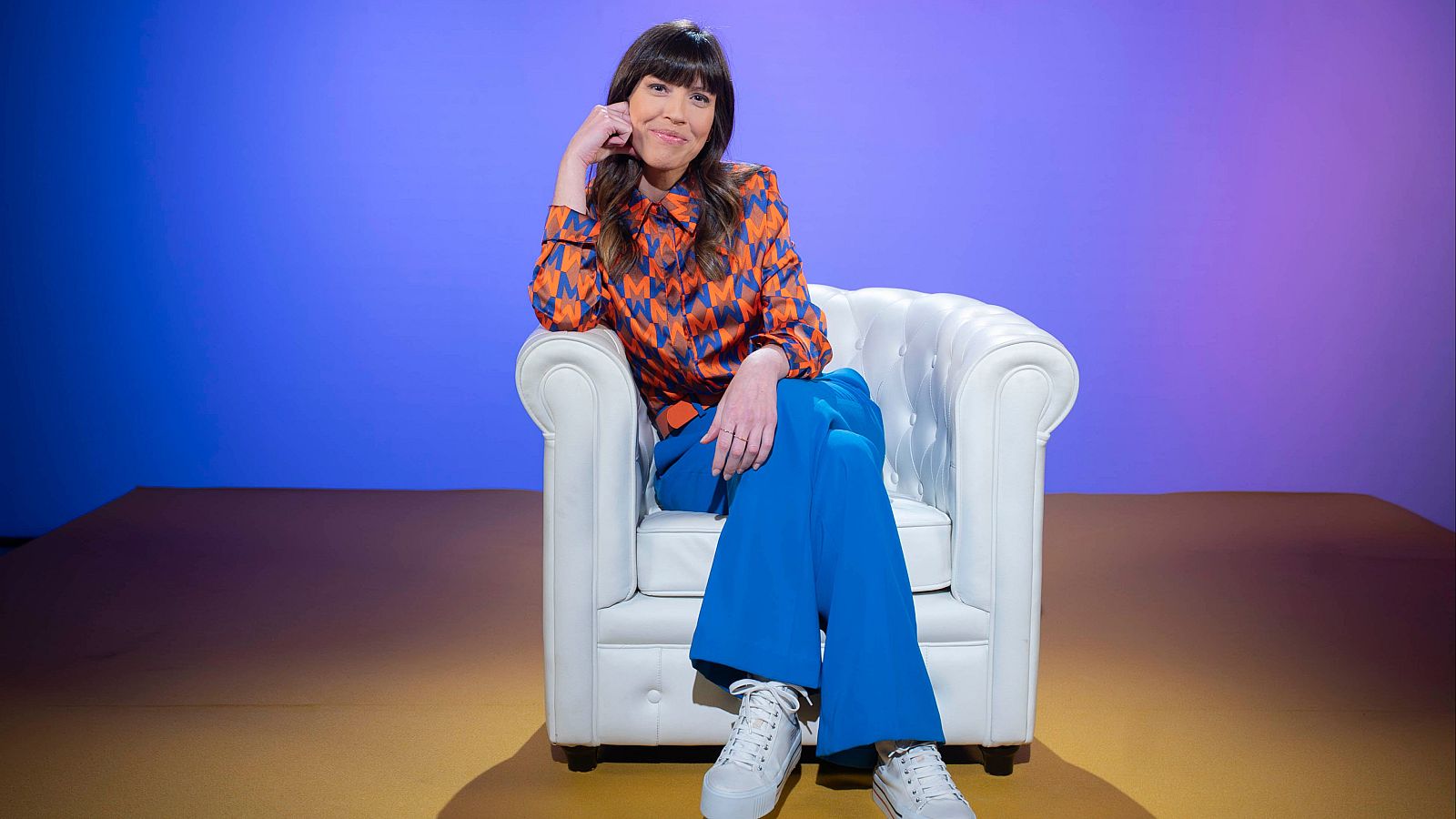 Laura Vives, presentadora de 'Calidoscopi', al plató del programa