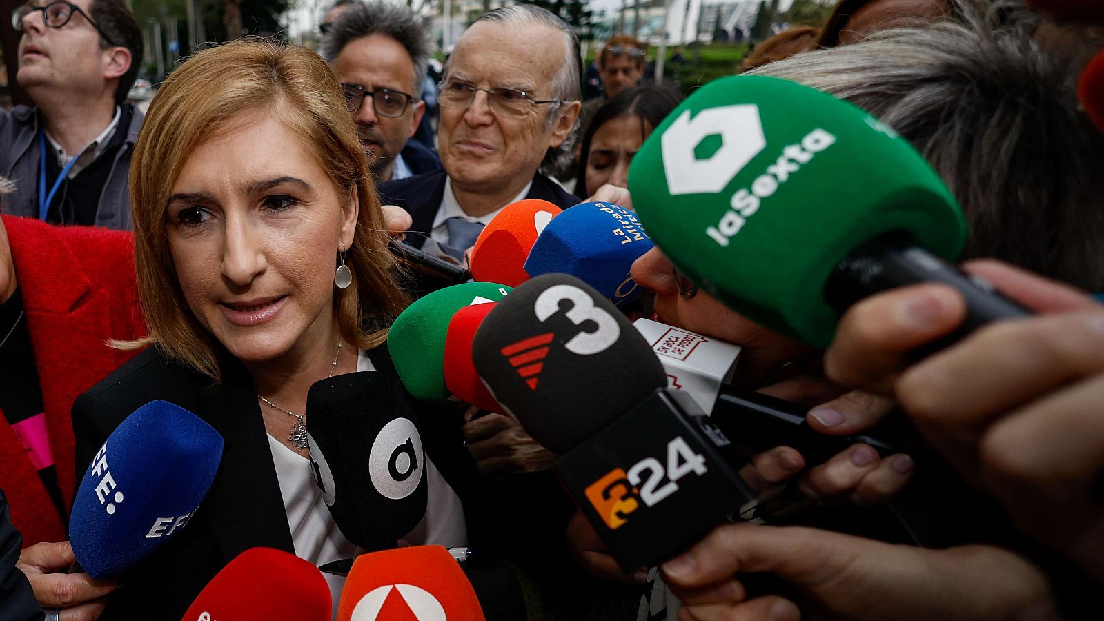 La exconsellera de Justicia e Interior del Gobierno valenciano Salomé Pradas, en una imagen de archivo llegadando a los juzgados para declarar como investigada en la causa judicial por la gestión de la dana.