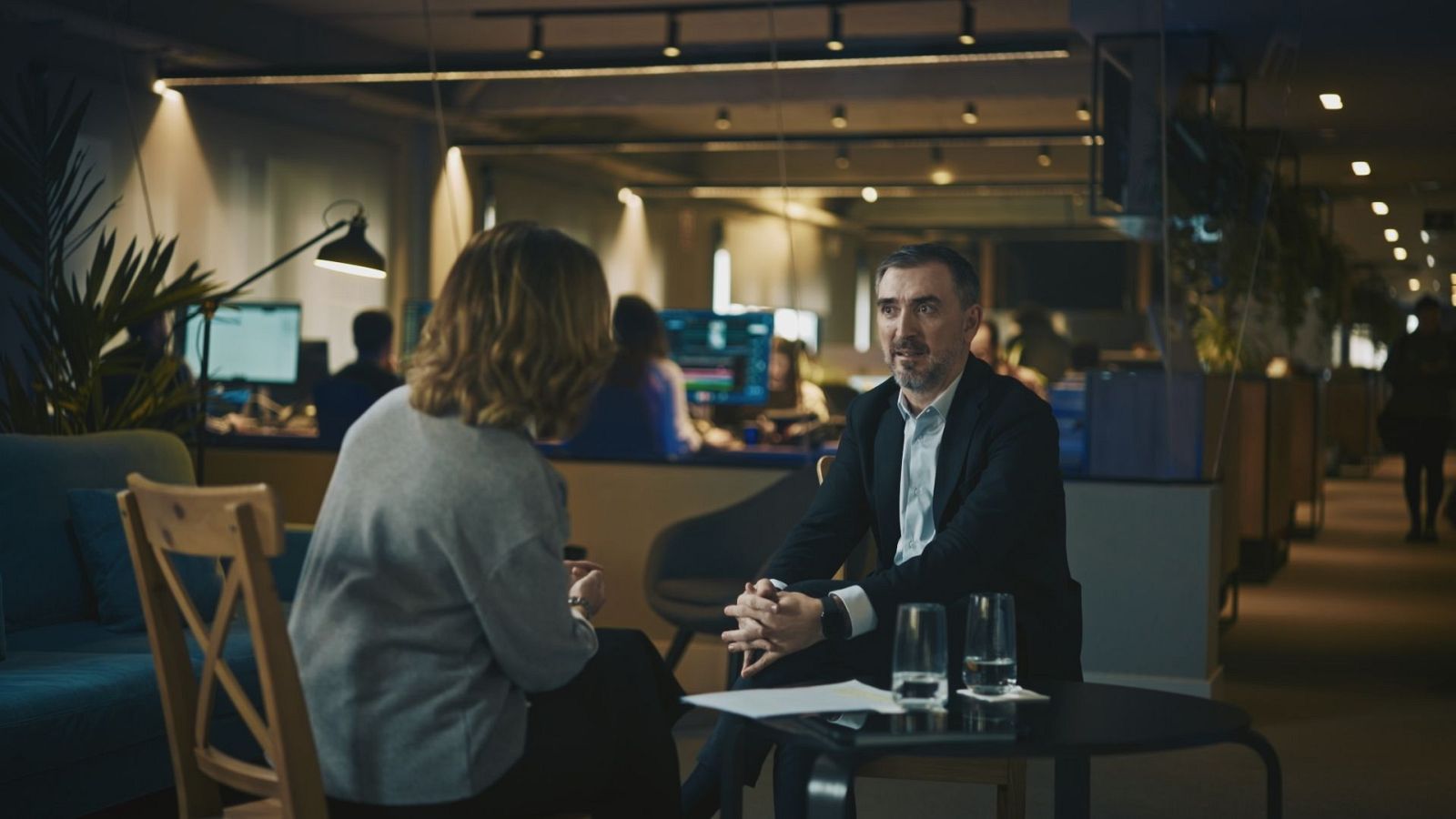 Ignacio Escolar, junto a Lara Siscar