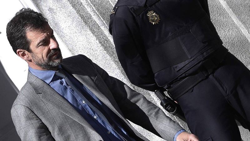 El jefe de los Mossos dice que el dispositivo global era "insuficiente" para frenar el referéndum del 1-O