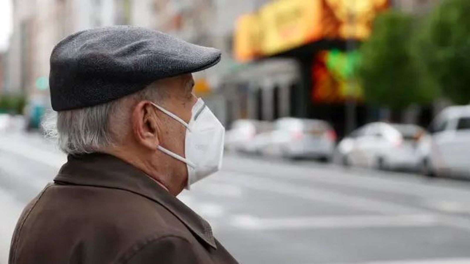 La mascareta, obligatòria als centres sanitaris i residències de gent gran mentre duri el pic de la grip