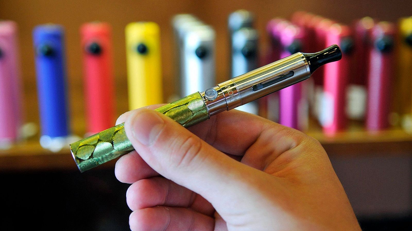 México prohíbe totalmente los vapeadores y cigarrillos electrónicos