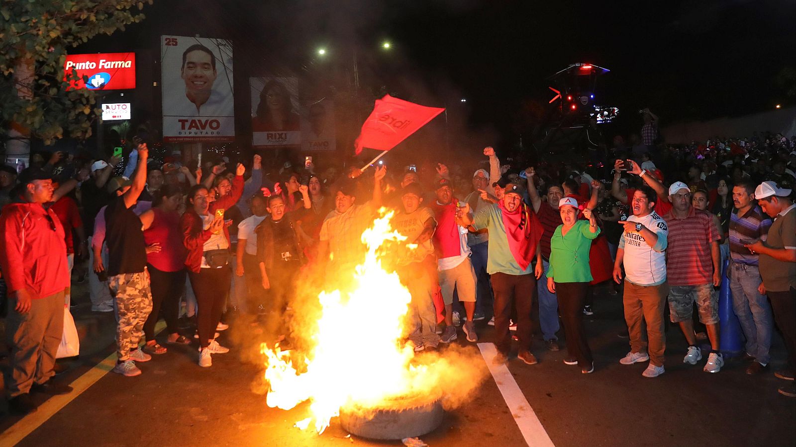 Honduras sigue sin conocer a su presidente electo mientras Castro condena la injerencia de Trump