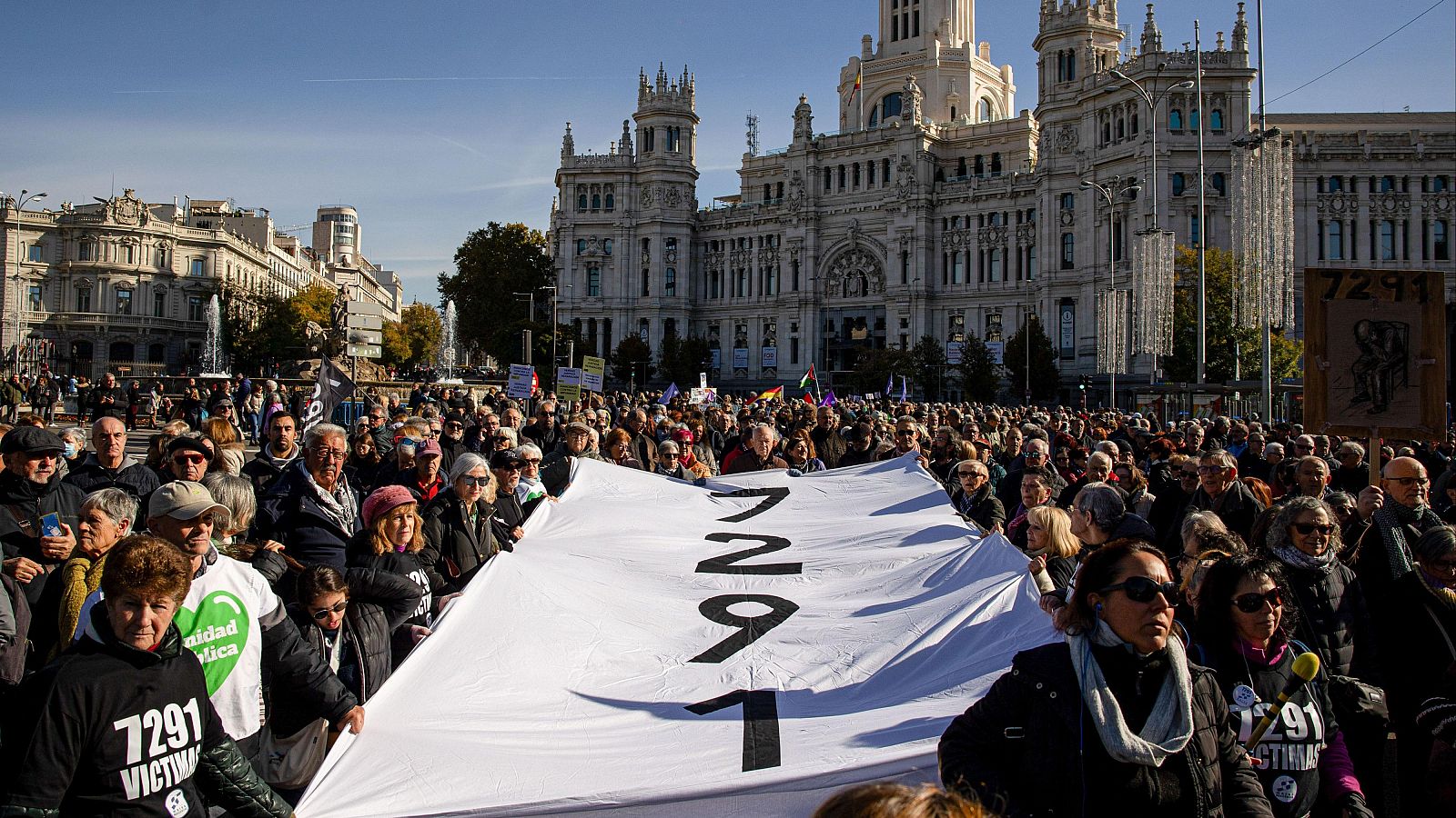 Manifestación convocada por Marea de Residencias en Madrid para reclamar justicia para las víctimas de la pandemia
