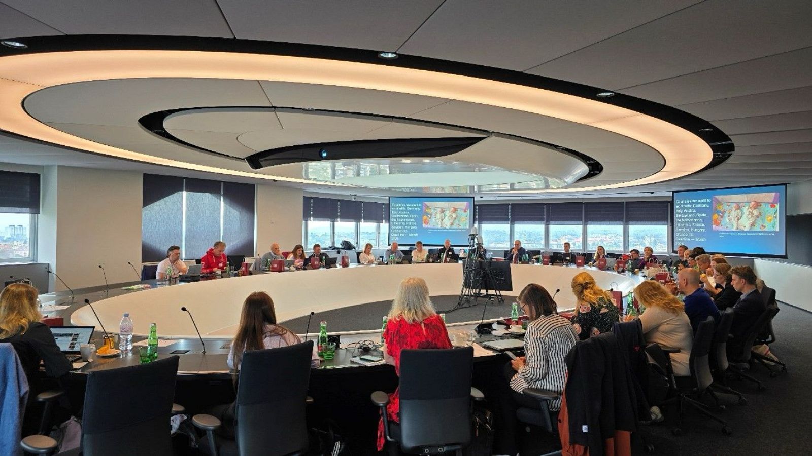 Reporteros de investigación en la reunión de la Red de Periodismo de Investigación