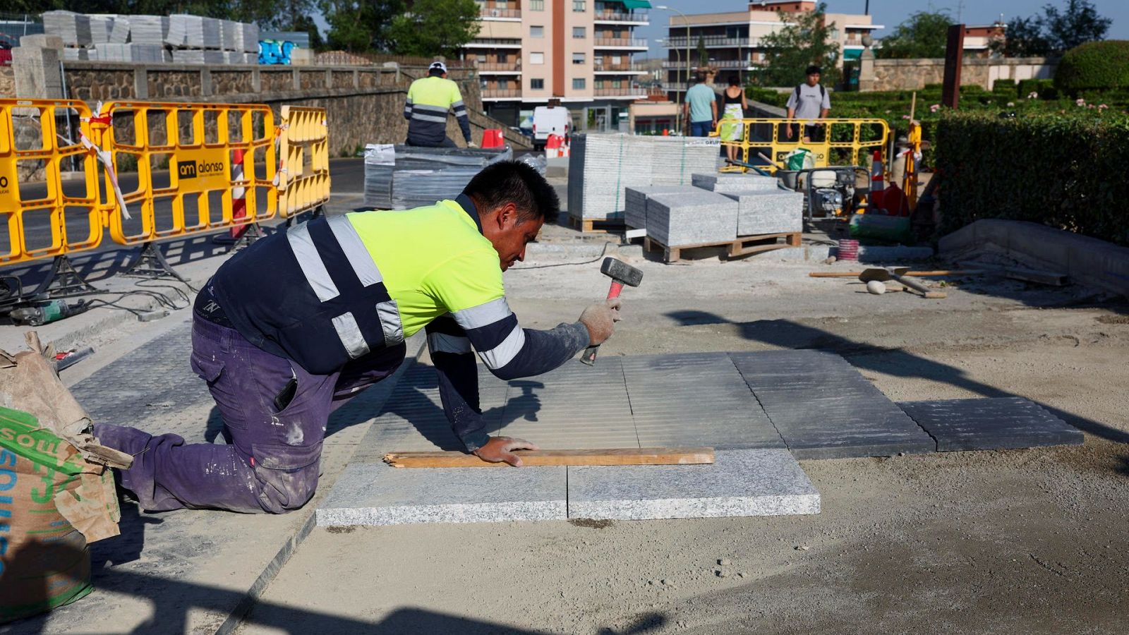 Los expertos de Trabajo aconsejan subir el salario mínimo entre un 3,1% y un 4,7% en 2026