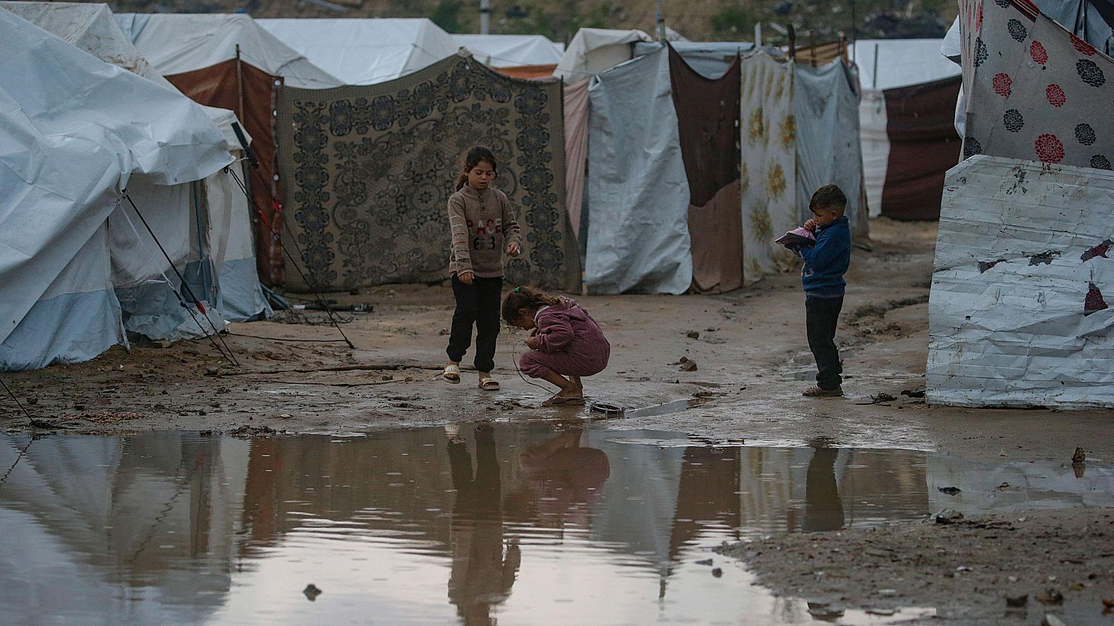 El frío y las lluvias matan en Gaza