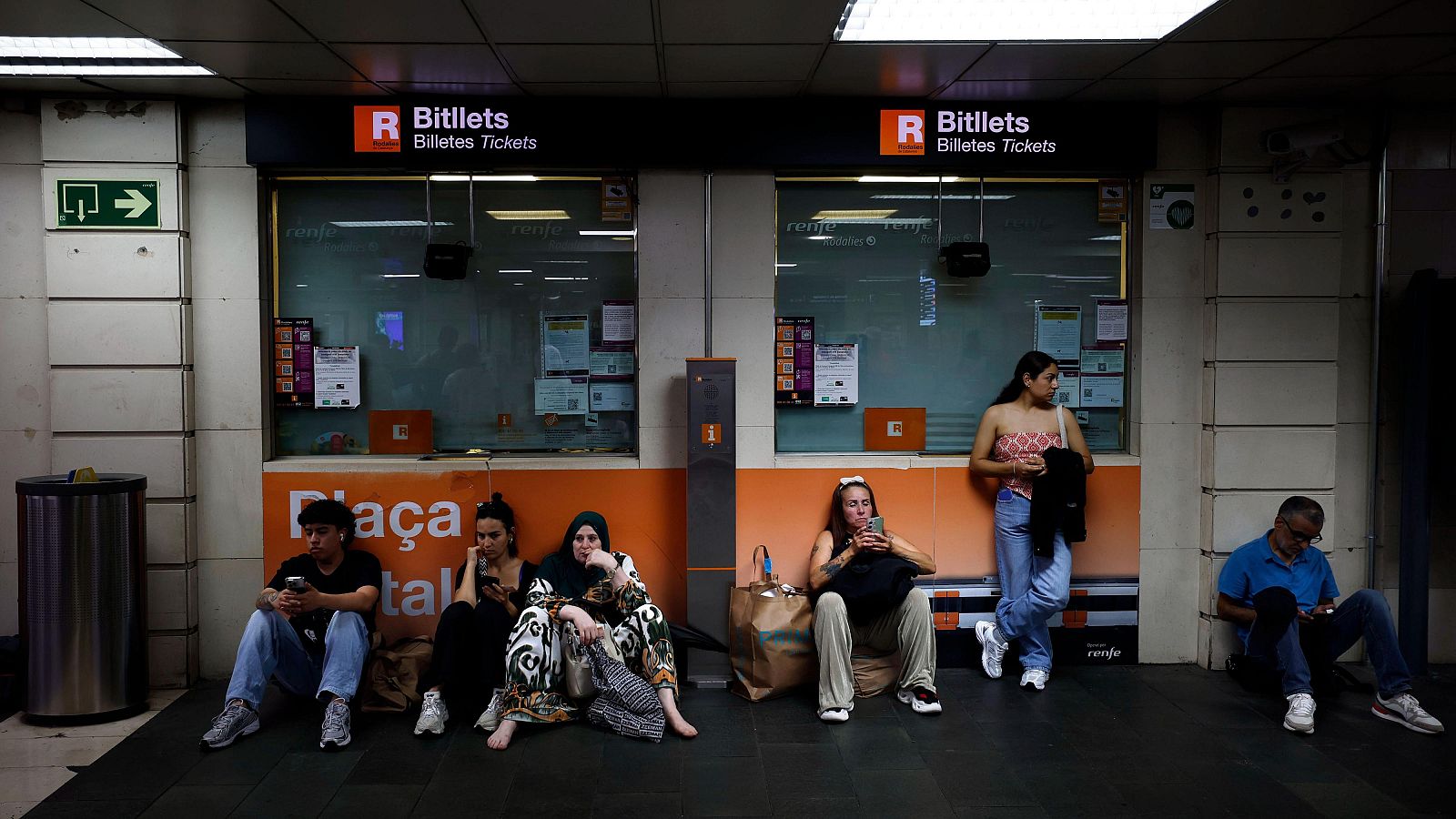 Un año de "caos" en el transporta azuza los problemas de vivienda, empleo y salud