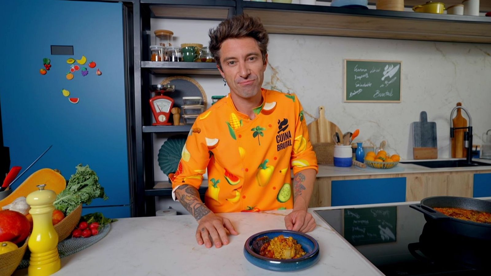 El Chef Bosquet prepara una recepta tradicional d'arròs al forn amb costella