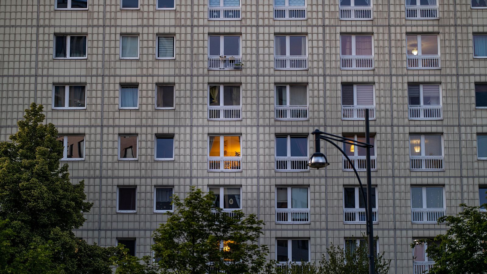 El plan de vivienda de Bruselas: regular los alquileres cortos y ampliar la oferta con construcción y menos burocracia