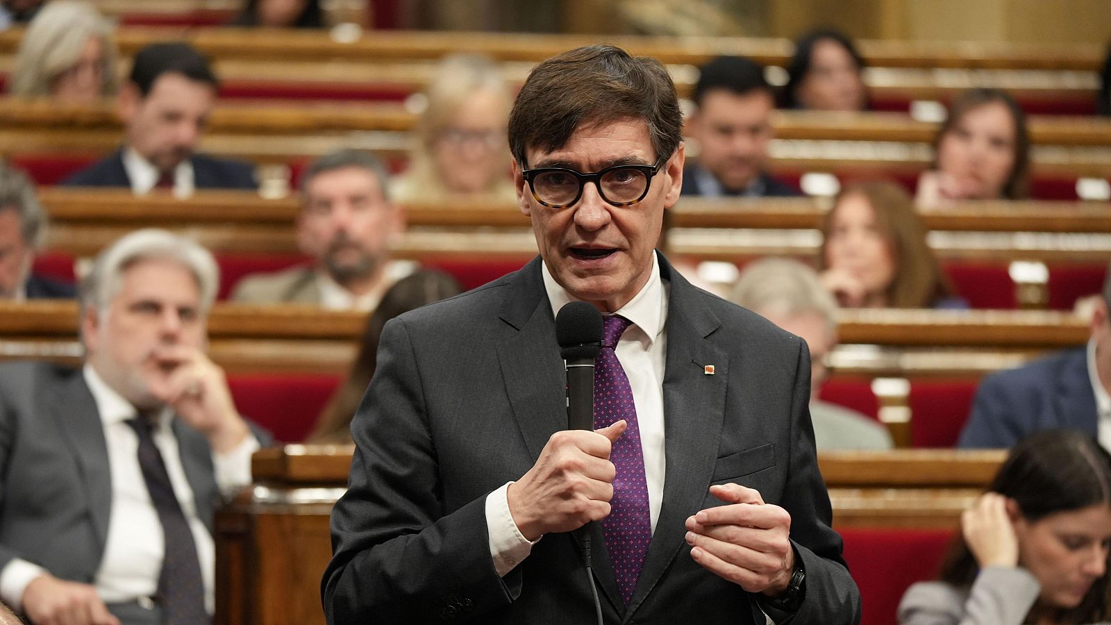 Salvador Illa intervé a la sessió de control del Parlament