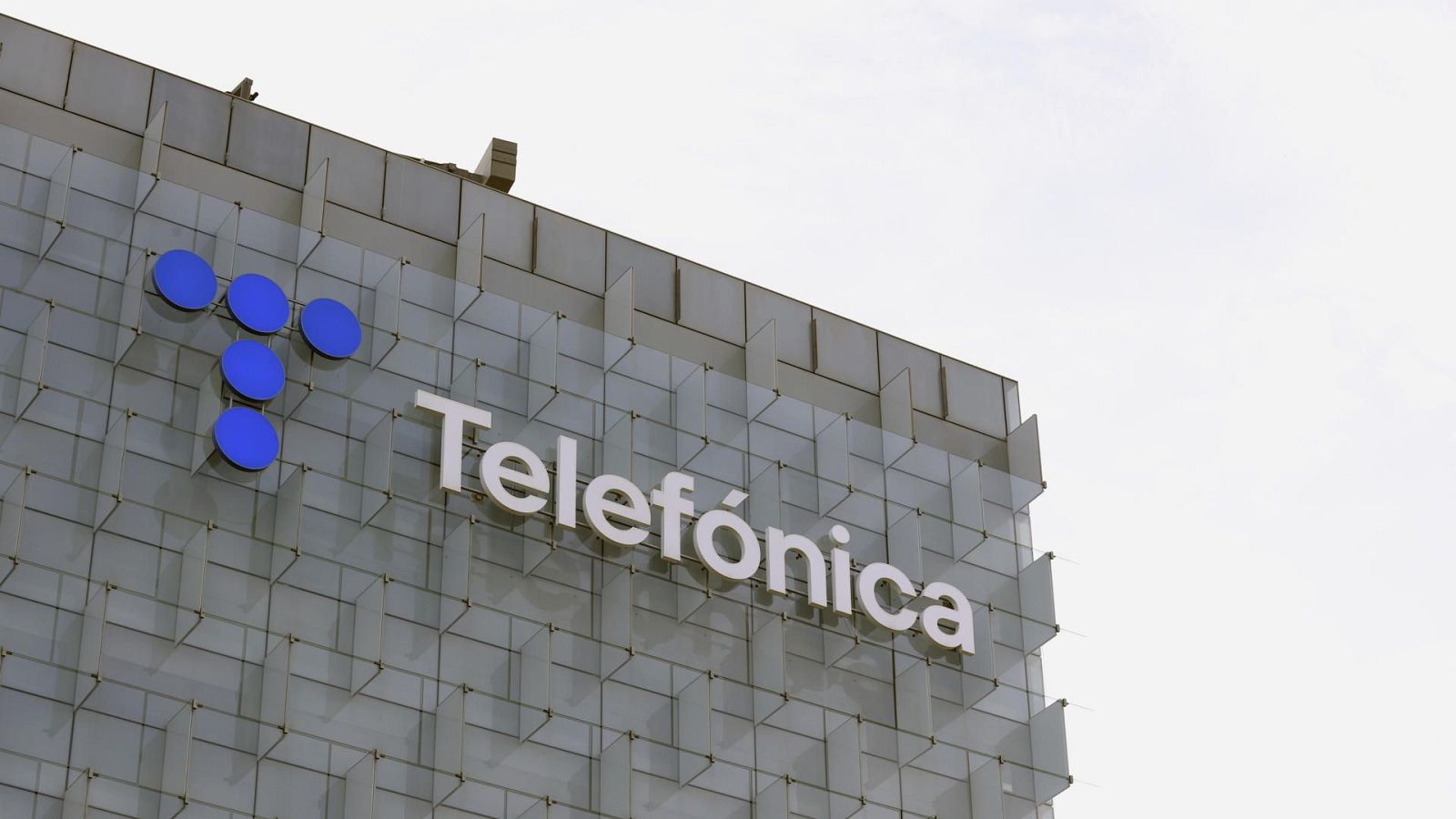 Telefónica reduce a 4.554 despidos el alcance del ERE para todo el grupo