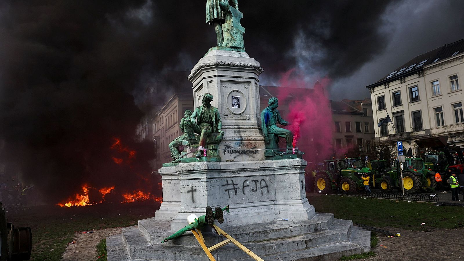 Miles de agricultores bloquean Bruselas contra el acuerdo entre la UE y Mercosur