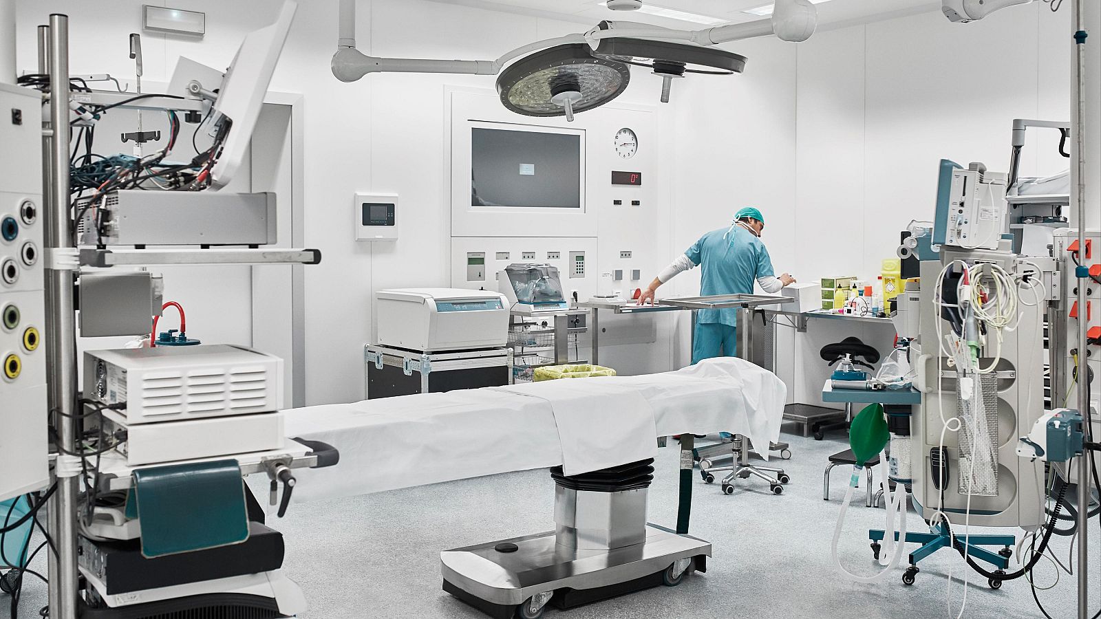 Otra paciente denuncia al cirujano acusado de violar a una mujer sedada en una clínica de Murcia.