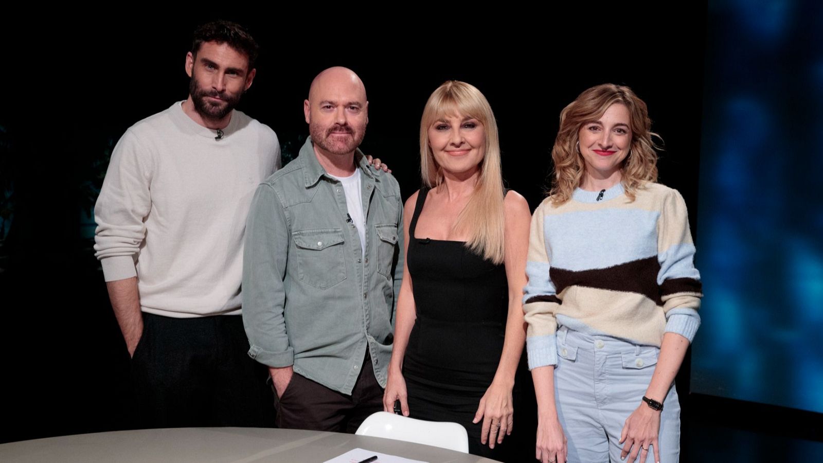 Fernando Guallar, Vicente Villanueva, Cayetana Guillén Cuervo y Anna Moliner en 'Versión Española'