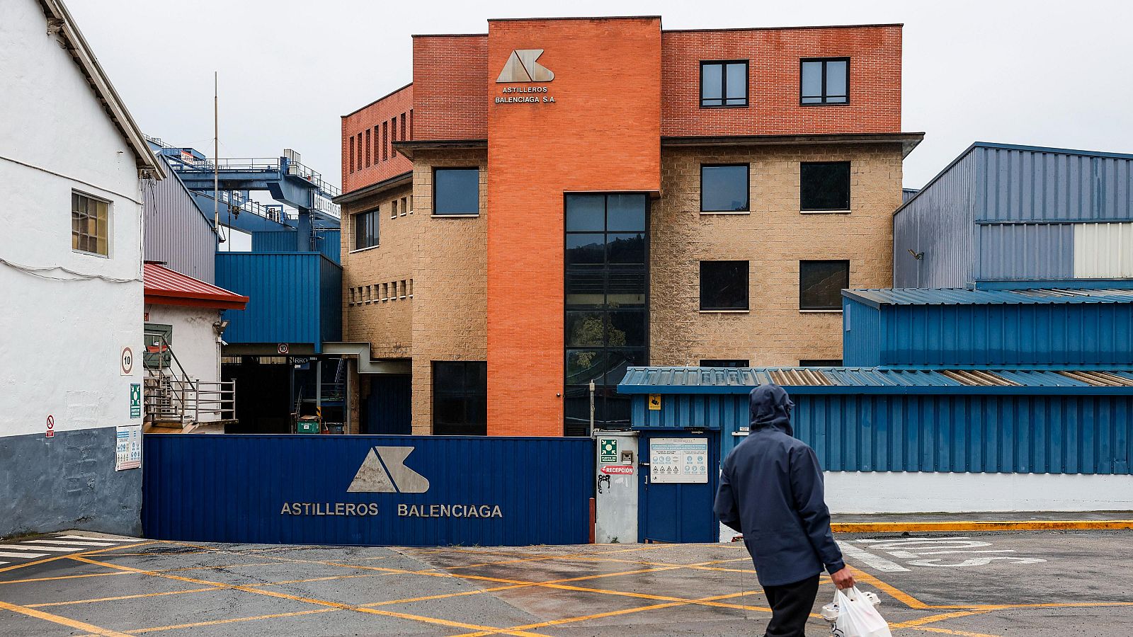 Los trabajadores de Astilleros Balenciaga y Abu Dhabi Ports alcanzan un acuerdo para cerrar la venta