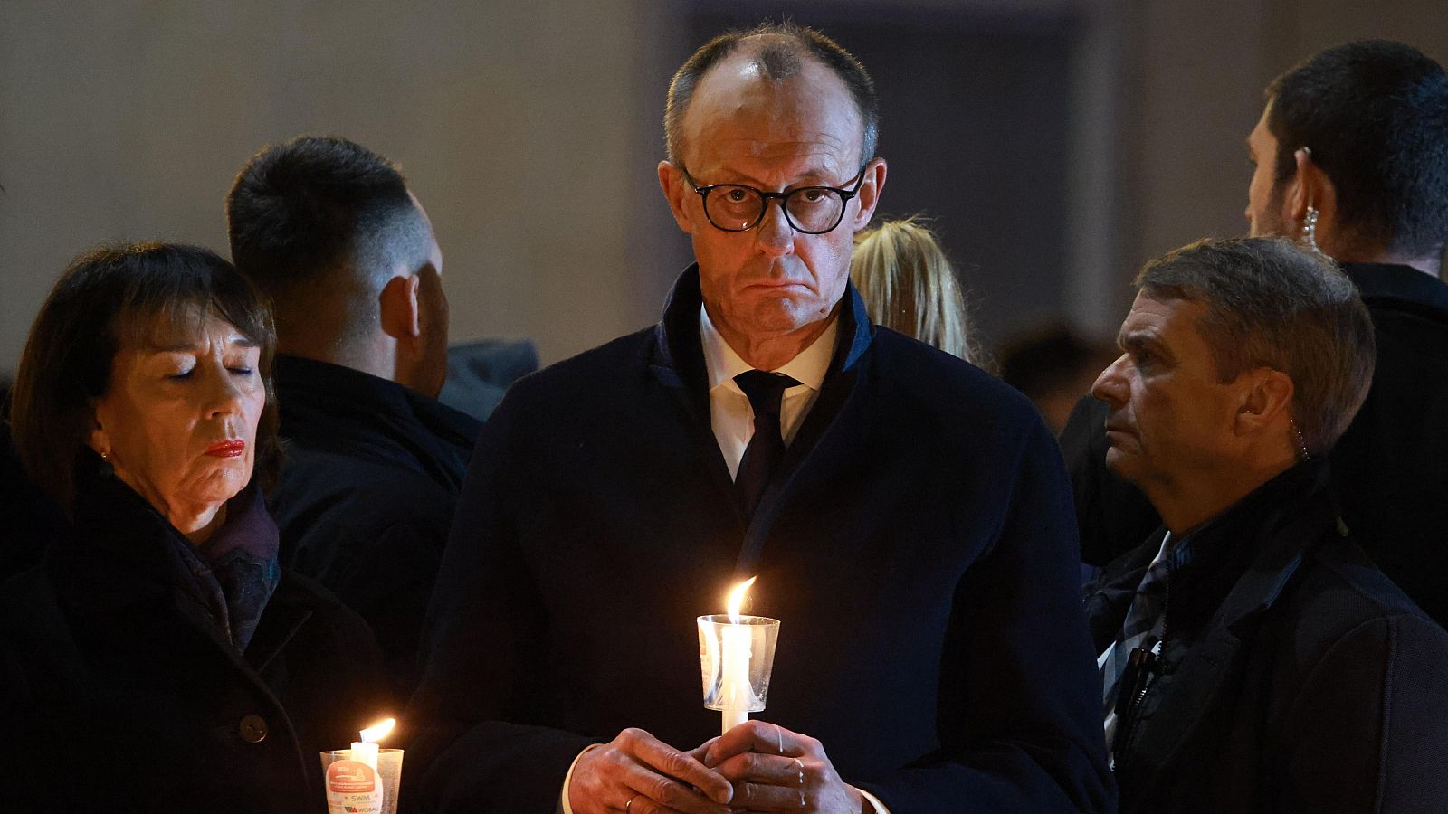 Merz recuerda a víctimas del atentado de Magdebrgo y a los "héroes" que prestaron ayuda