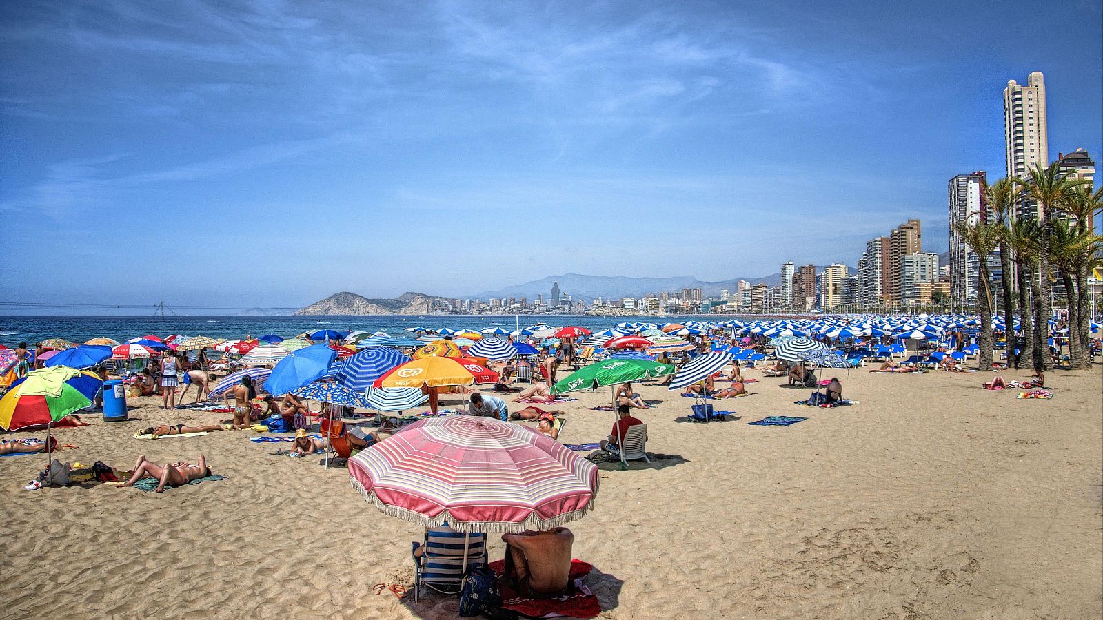 La actividad turística en España alcanzó los 200.699 millones de euros en 2024 e iguala el PIB del 12,6% del año anterior a la pandemia