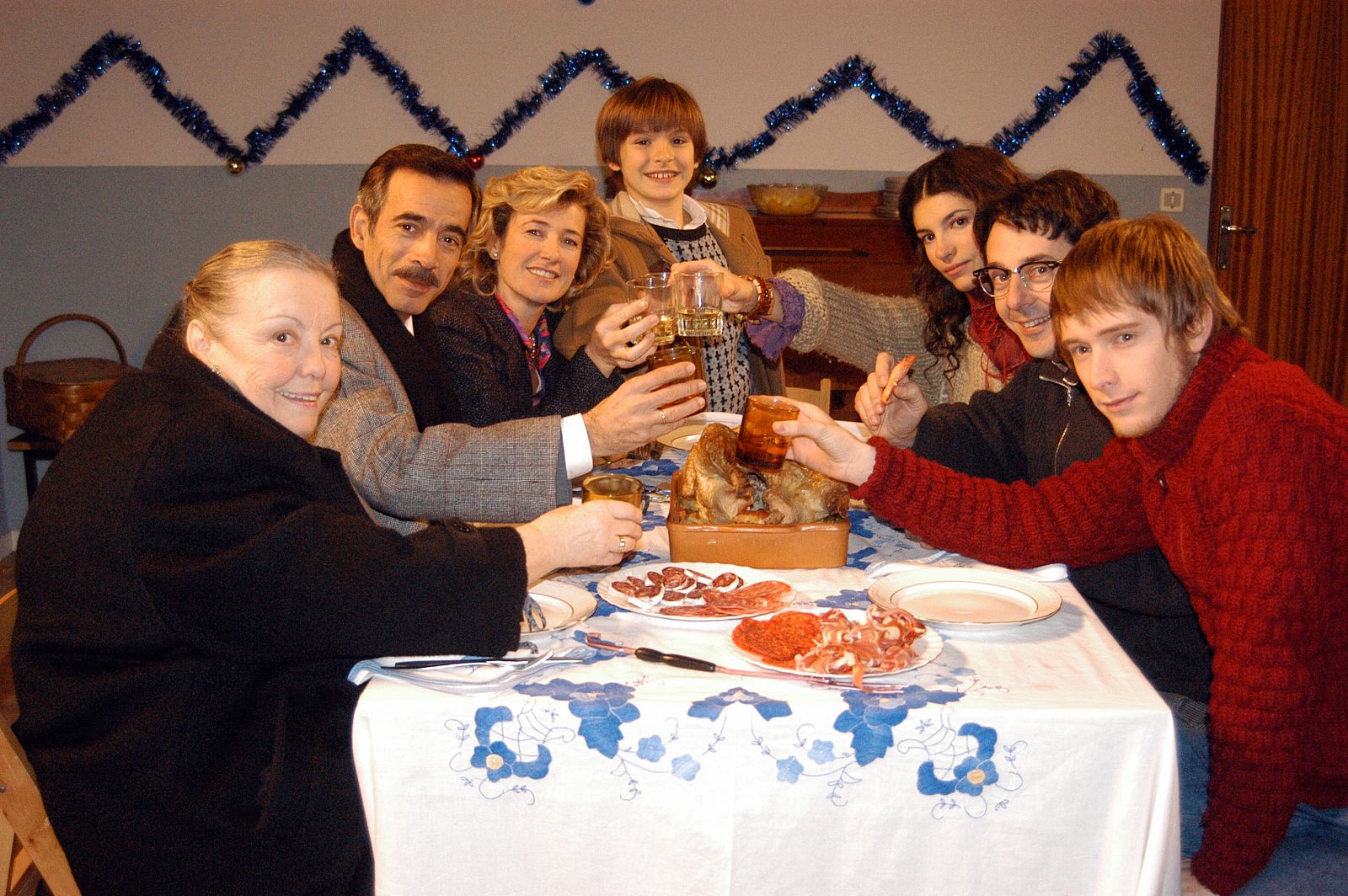 Los Alcántara pasaron la Navidad en la parroquia con Toni y Eugenio