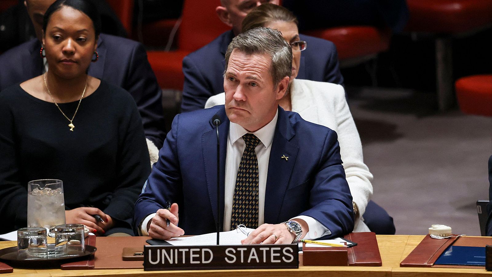 EE.UU. anuncia sanciones "al máximo" a Venezuela y el país responde que sufre la mayor "extorsión" de su historia