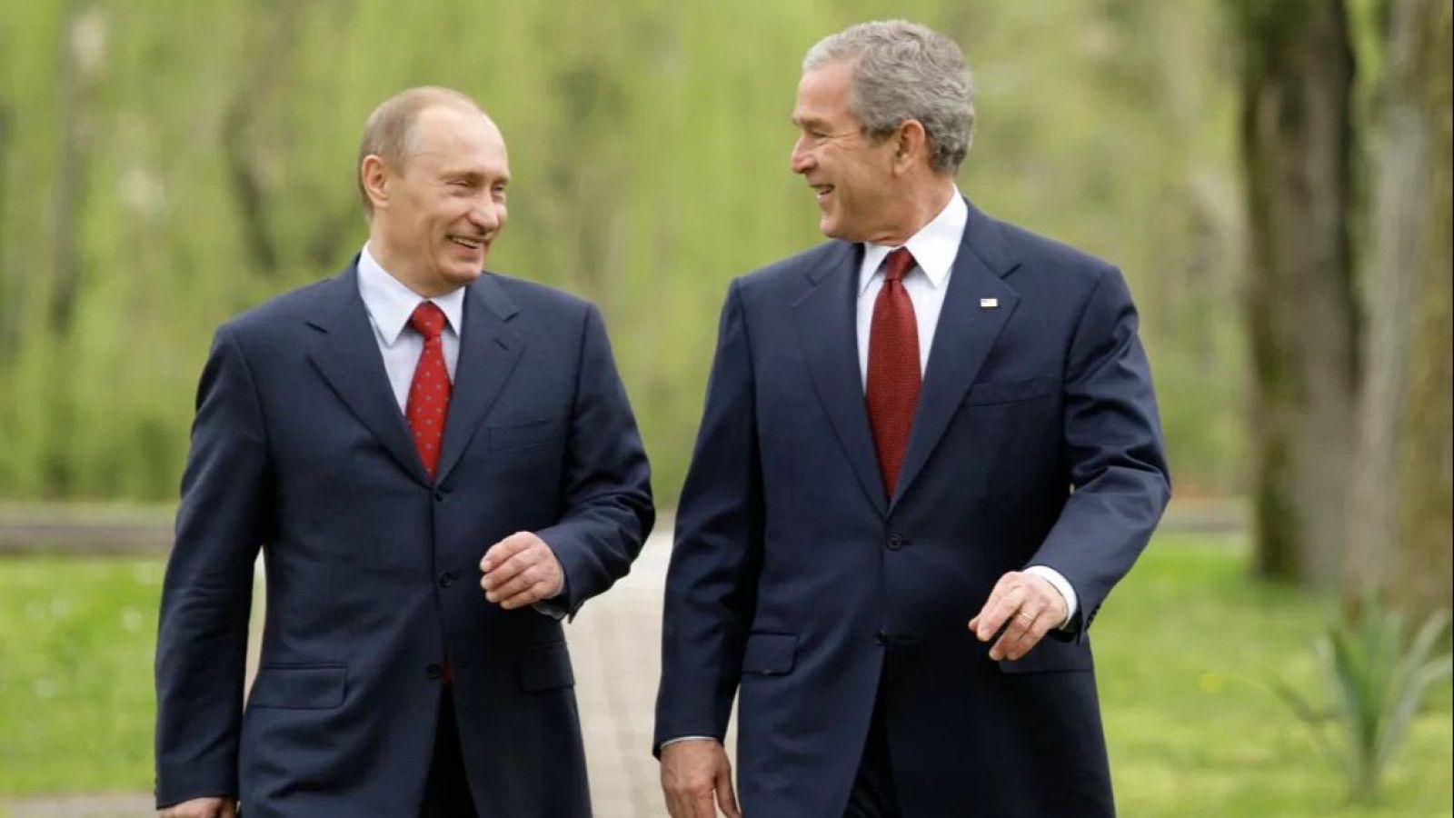 Estados Unidos y Rusia mantuvieron relaciones cordiales al inicio del siglo, fue con el republicano George W. Bush en la Casa Blanca y Vladímir Putin en el Kremlin