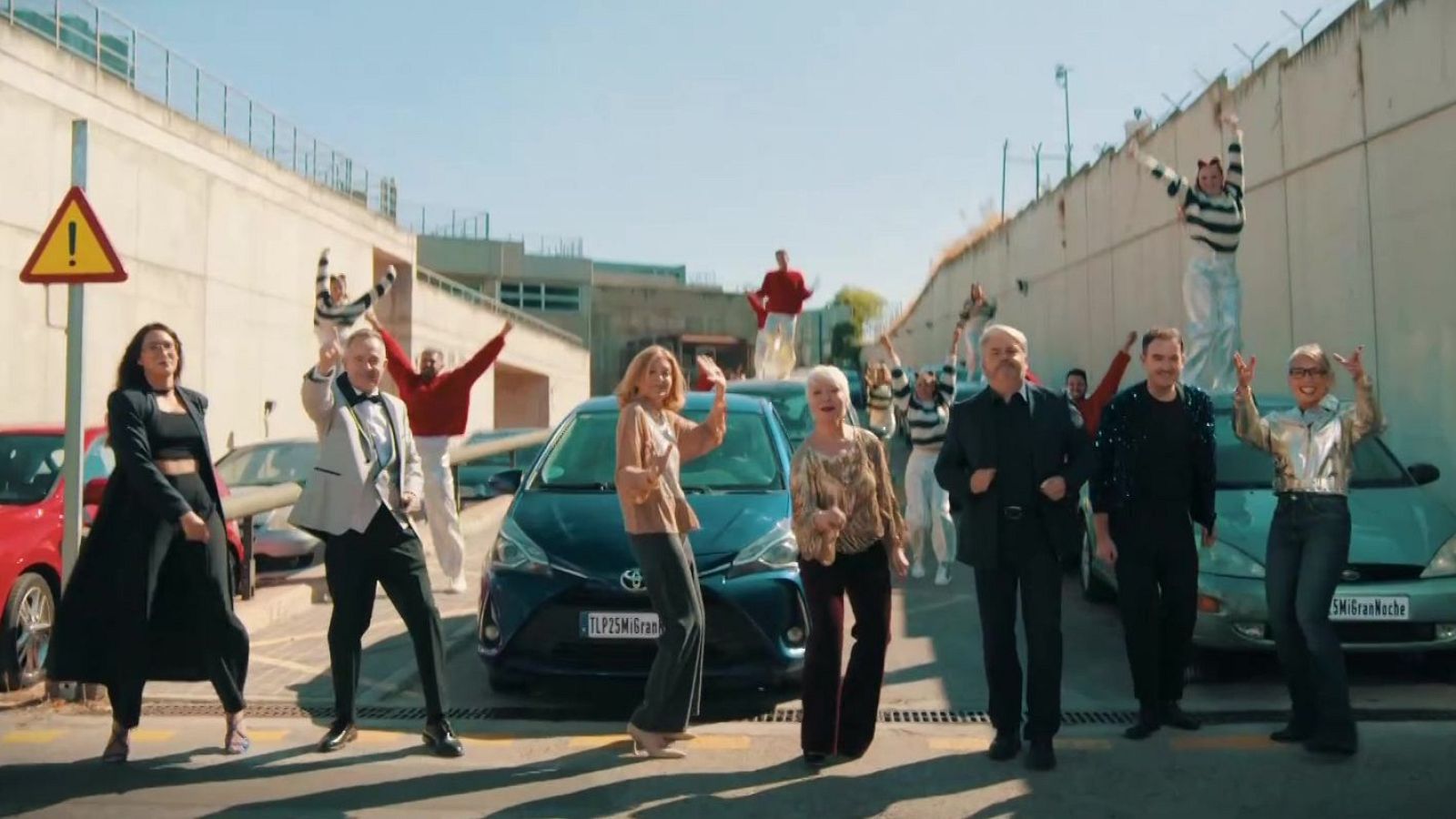 Rostros de todas las cadenas de RNE, reunidos en el vídeo especial de Telepasión 2025.