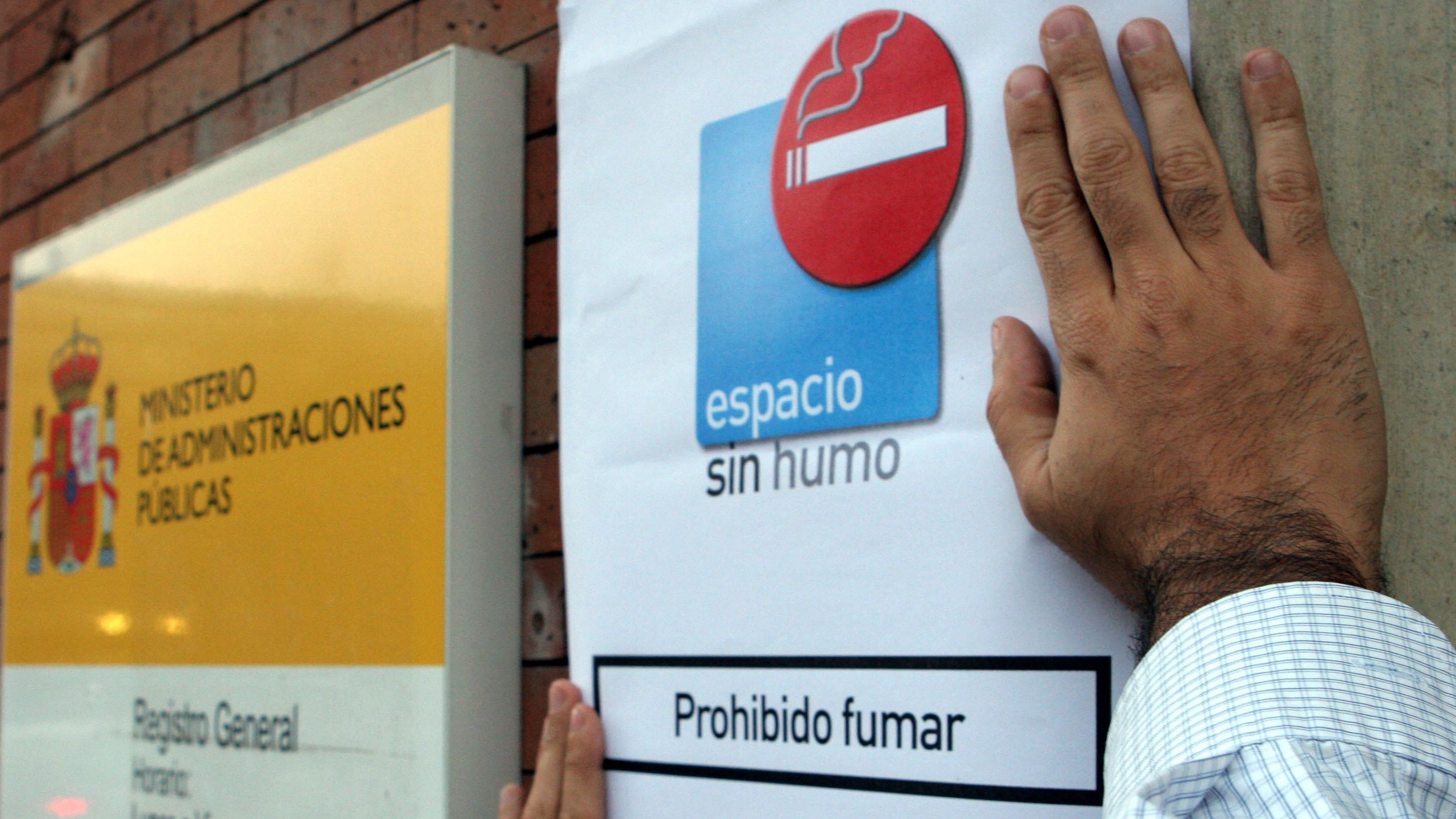 Ley antitabaco: 20 aos sin fumar en los bares o en el trabajo