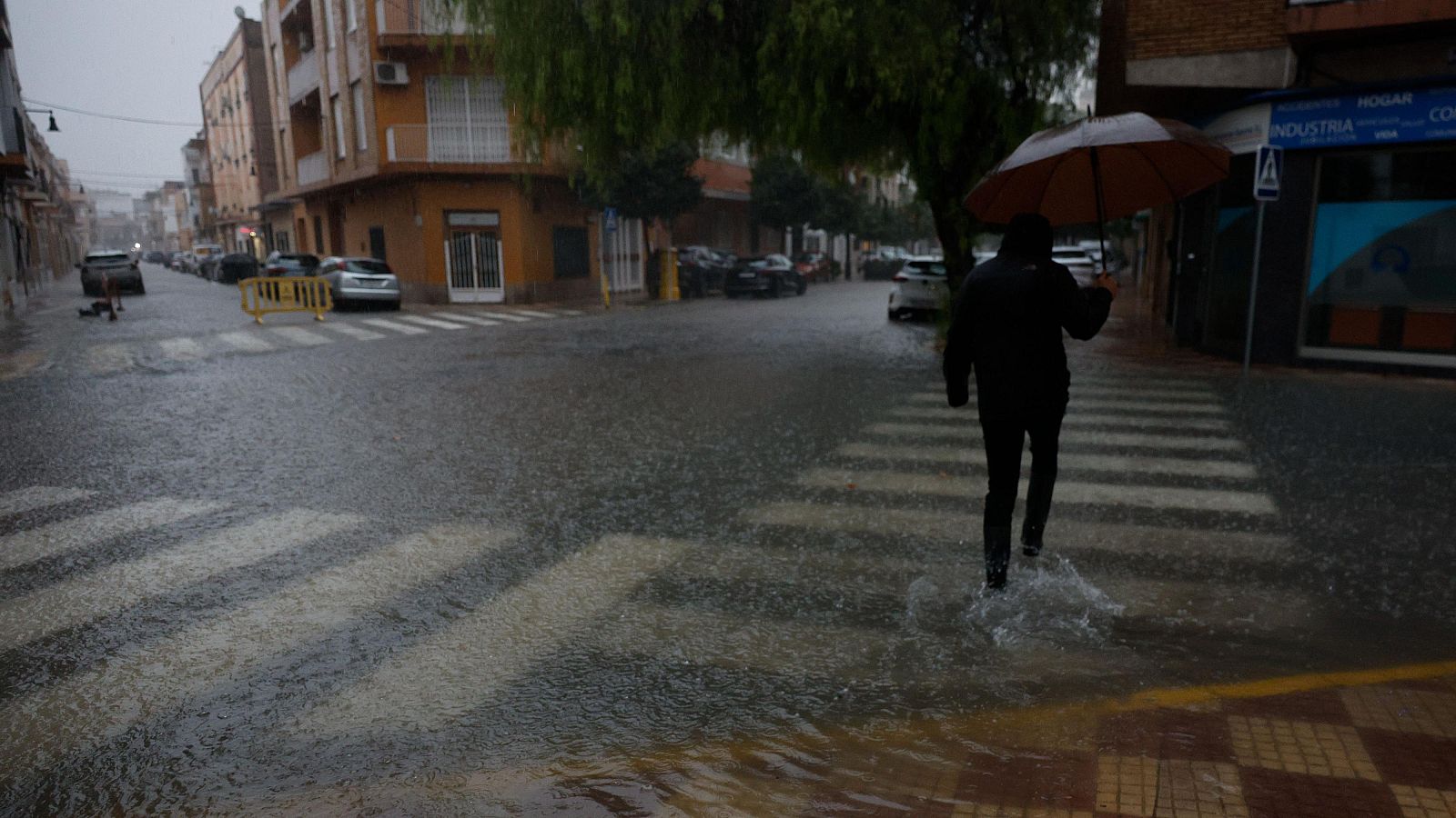 La Generalitat envía un Es-Alert ante el riesgo de inundaciones en toda la provincia de Valencia