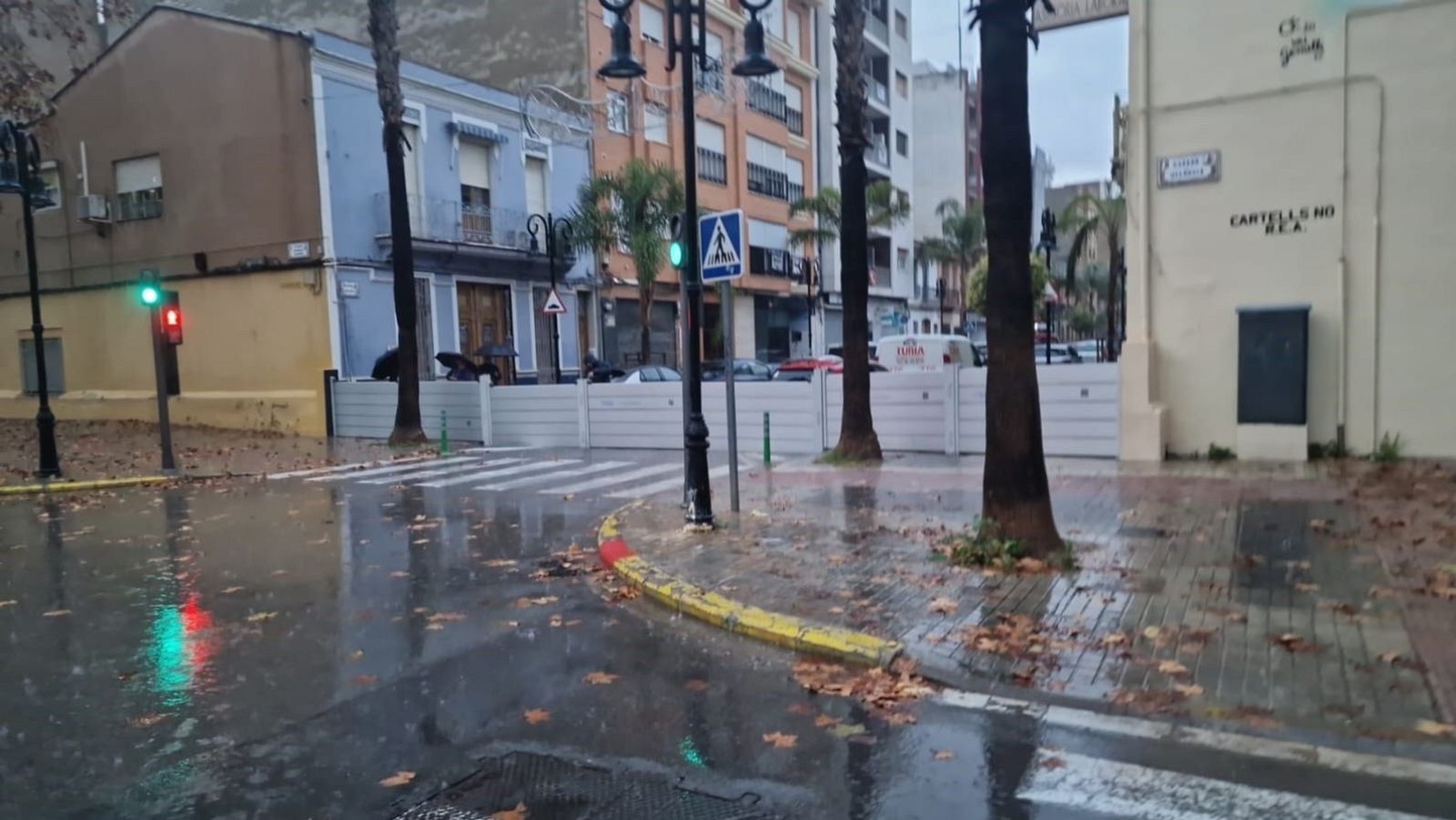 Una calle de Aldaia (Valencia) durante el temporal de lluvia.
