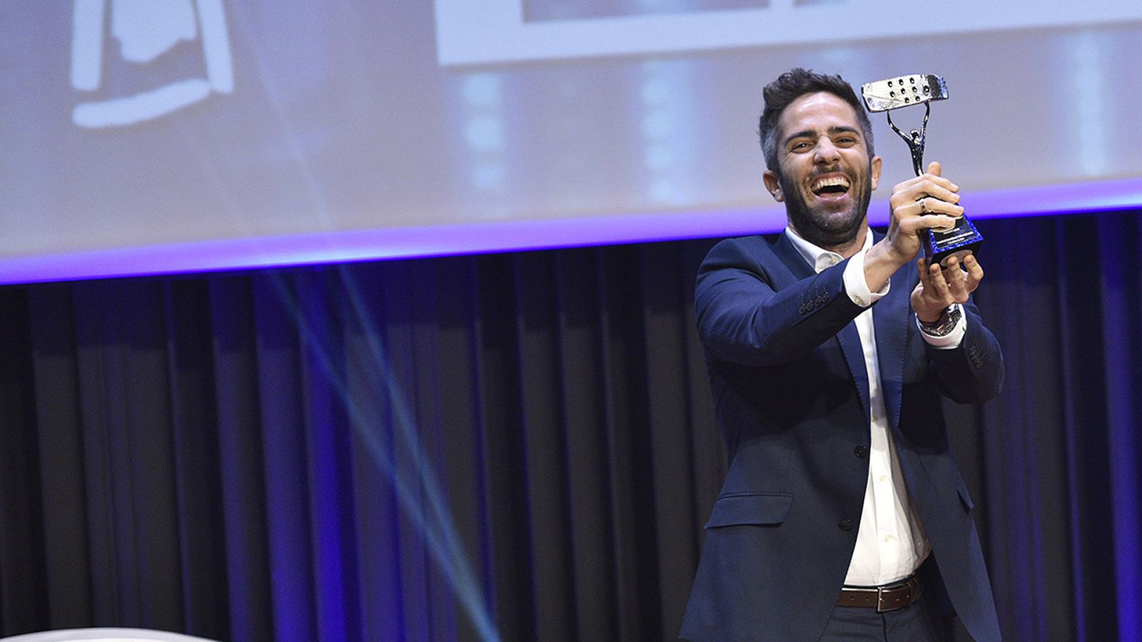 Roberto Leal premio a mejor presentador