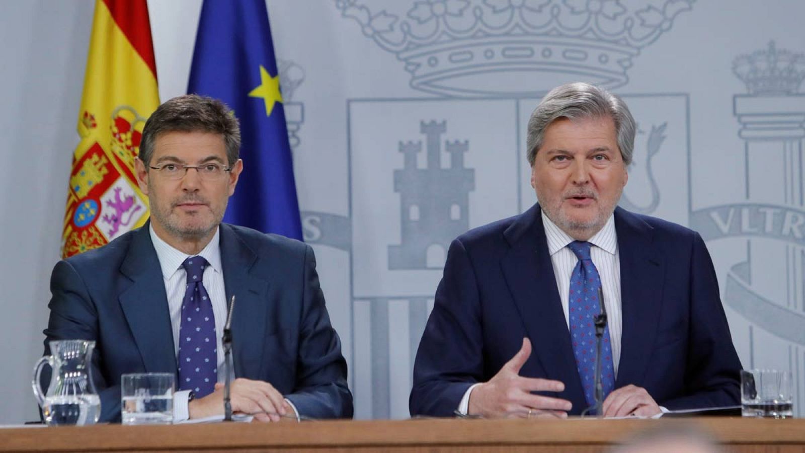 El ministro de Justicia, Rafael Catalá, y el portavoz del Gobierno, Íñigo Méndez de Vigo