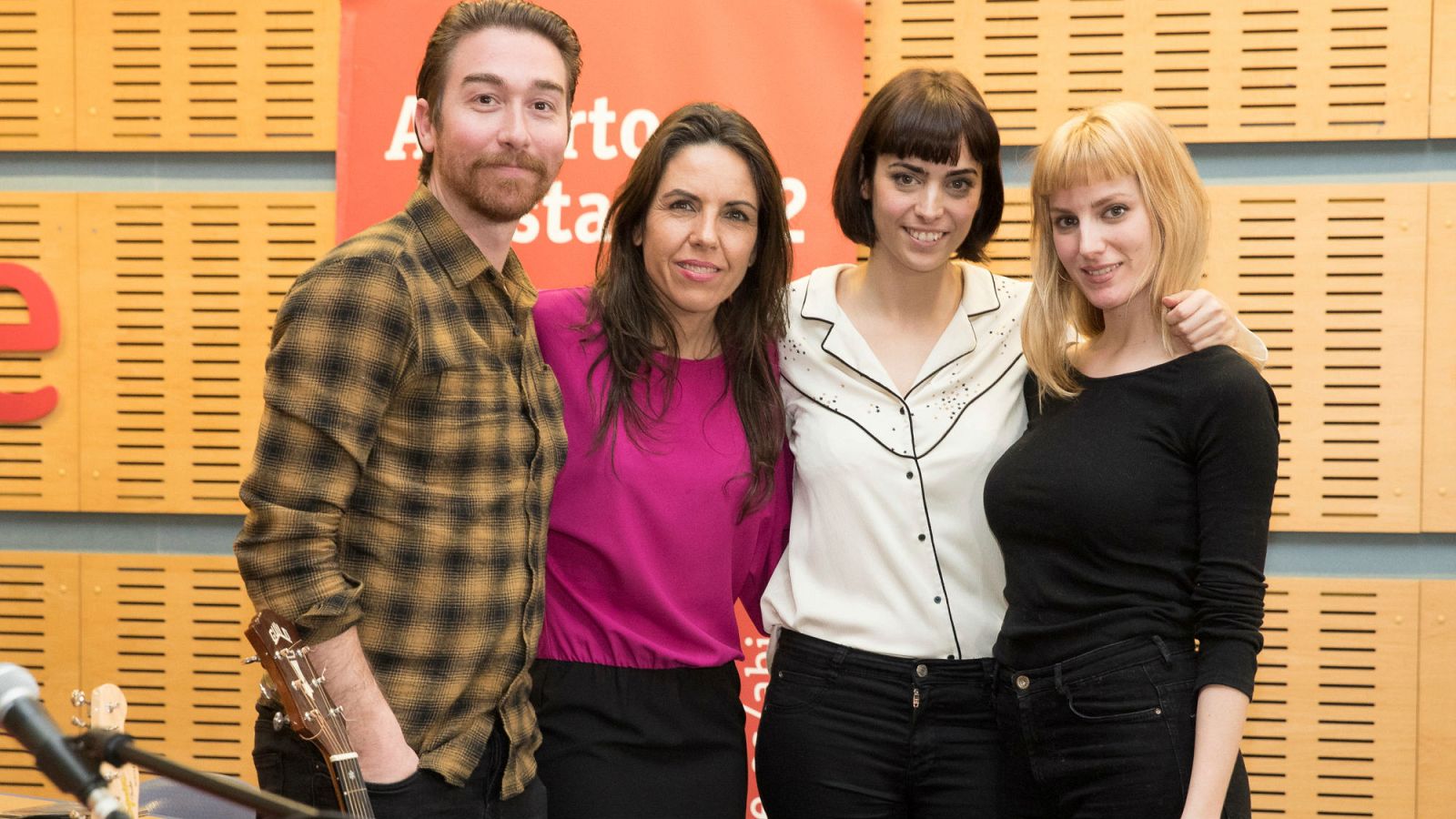 Nat Simons, con su banda y Paloma Arranz