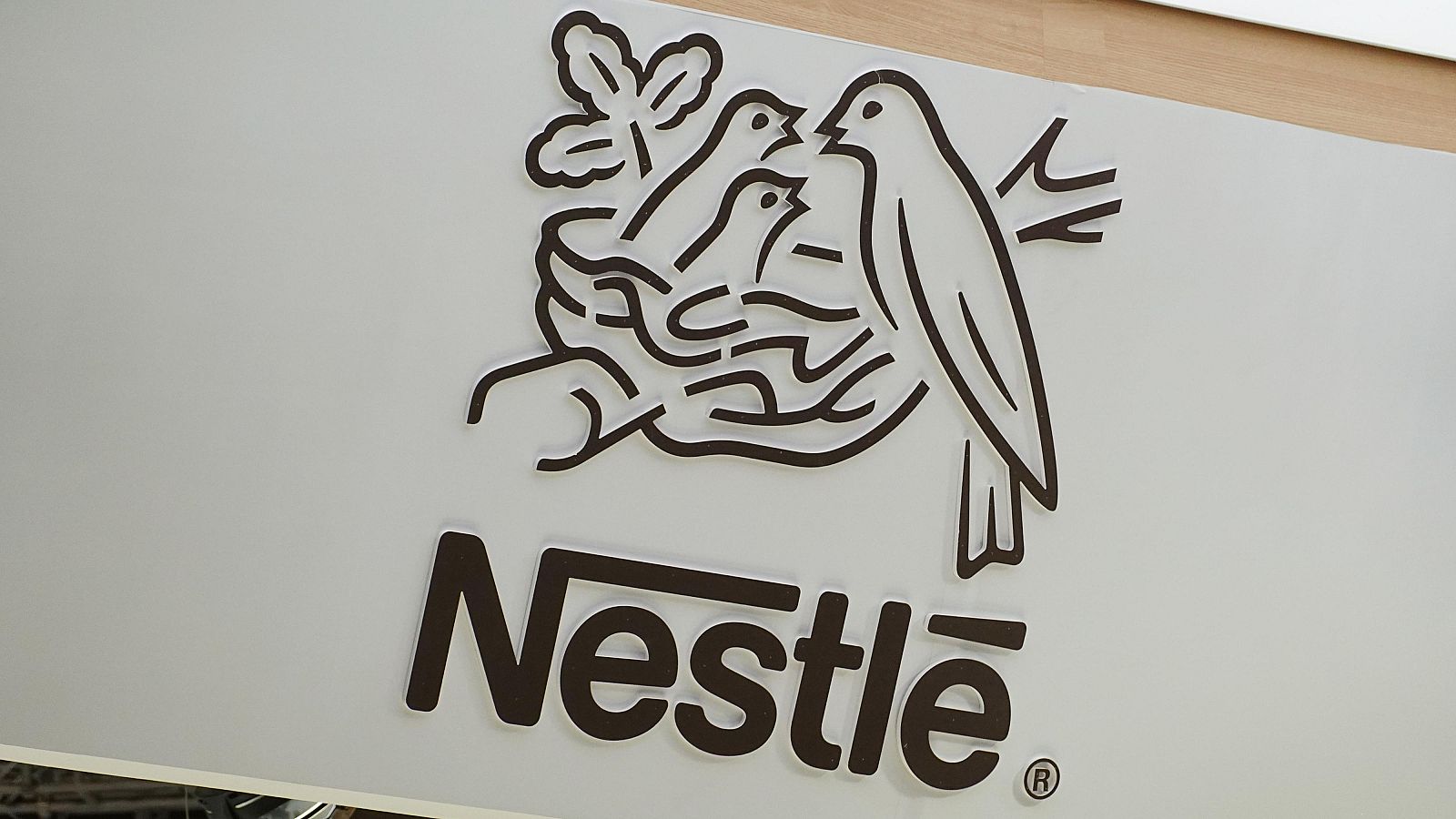 Nestlé retira varios productos de leche en polvo para lactantes por la posible presencia de una bacteria